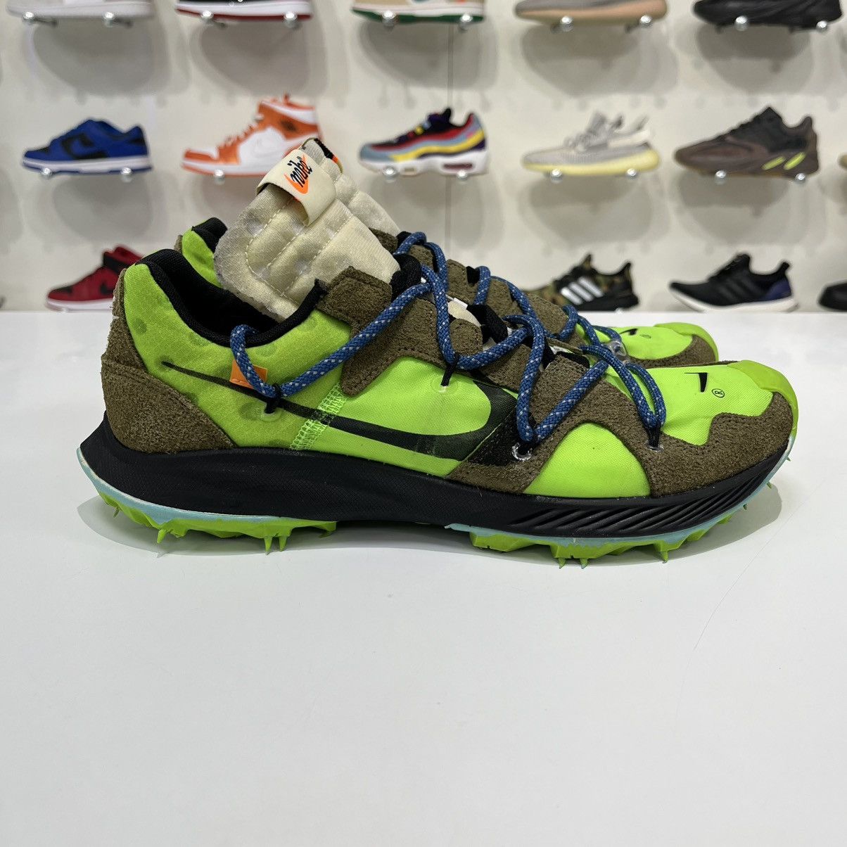 Nike × Off-White Nike Zoom Terra Kiger 5 Off-White Electric Green (W) Size US 10.5 / EU 43-44 - 6 Thumbnail