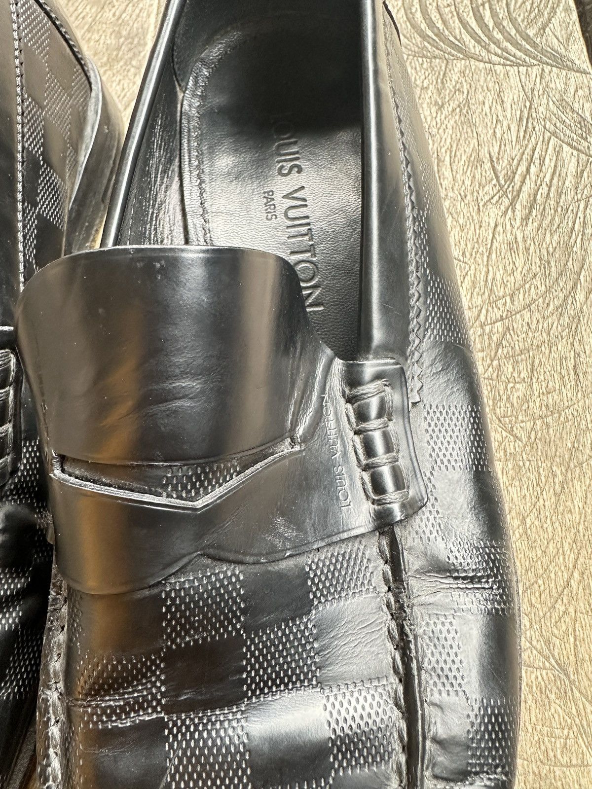 Louis Vuitton Louis Vuitton logo embossed Graduation Size US 8 / EU 41 - 2 Thumbnail