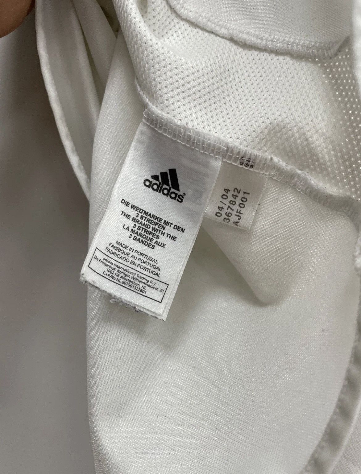 Adidas Real Madrid 2004/2005 Home Football Jersey #23 David Beckham Size US M / EU 48-50 / 2 - 13 Thumbnail
