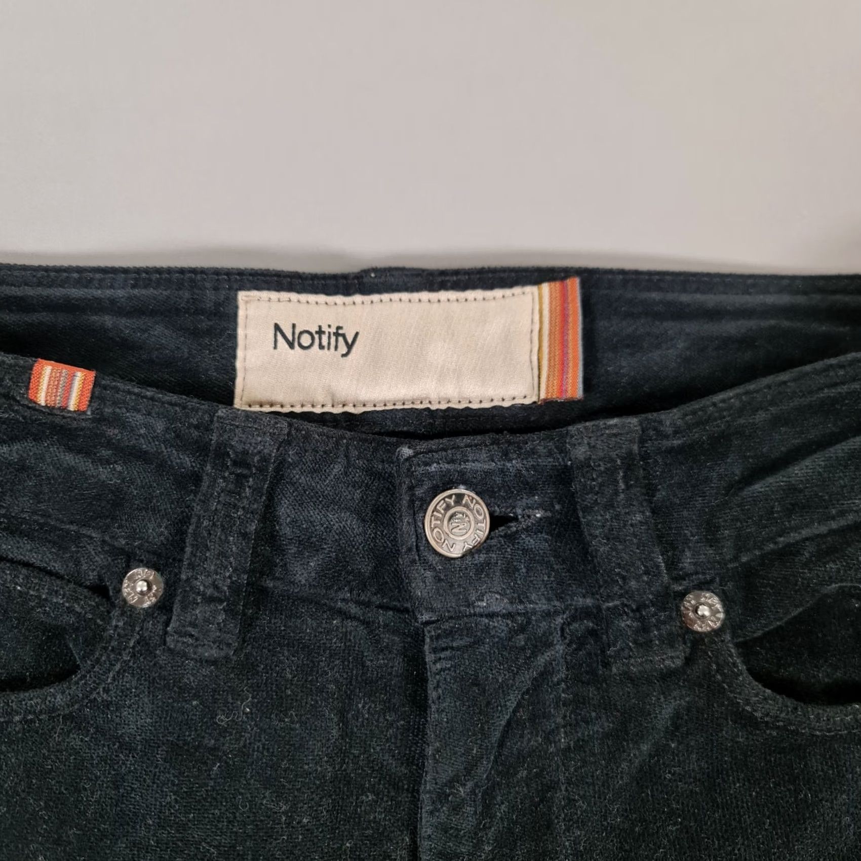 Vintage NOTIFY Women Jeans Black Capri Hellebora Low Rise Corduroy 25 W25 L26 Stretch Zip Fly Italy Cropped Vintage No Size 42" / US 20 - 3 Thumbnail