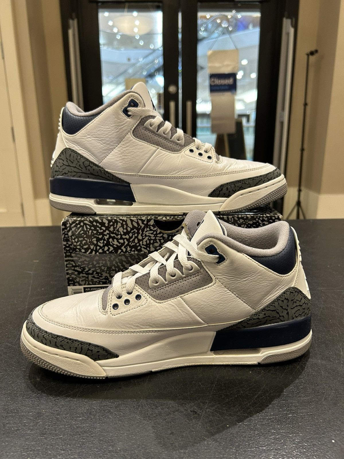 Jordan Brand Jordan 3 Retro ‘Midnight Navy’ Size US 10.5 / EU 43-44 - 2 Thumbnail