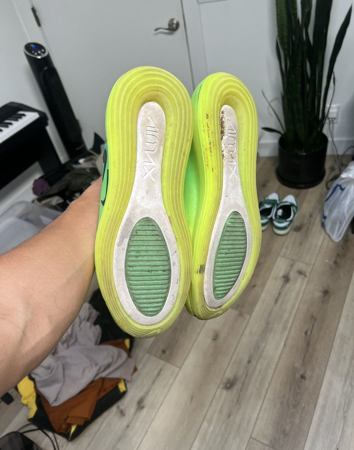 Nike Nike Air Max 720 Volt Size US 11 / EU 44 - 6 Thumbnail