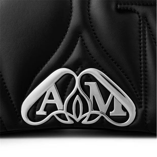 Alexander McQueen o1g2r1mq0824 Size: OS / The Seal Small Bag in Black Size ONE SIZE - 4 Thumbnail