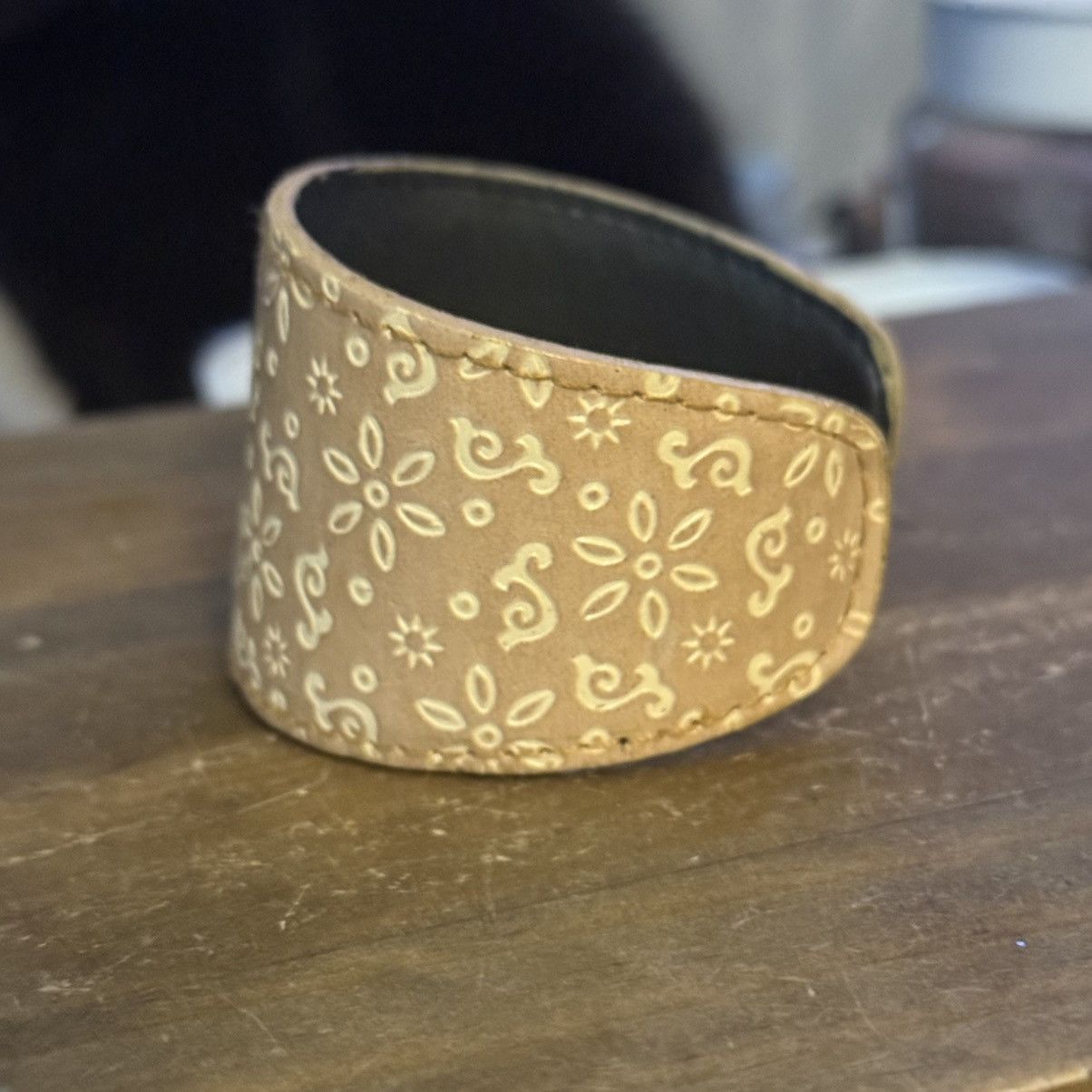 Vintage Vintage tan floral embossed wide leather cuff bracelet Size ONE SIZE - 5 Thumbnail