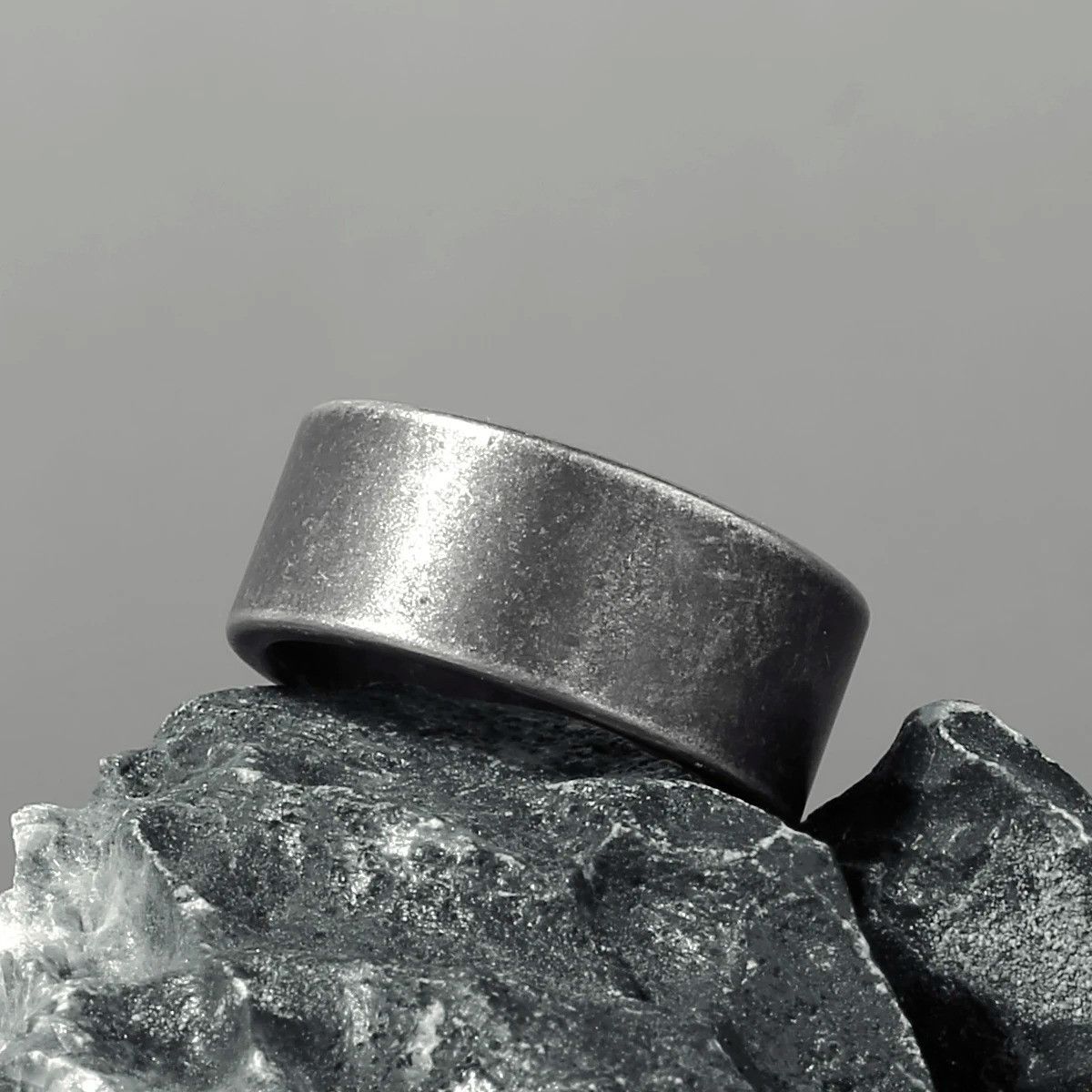 Vintage Old Round Simple Ring Size 44 - 1 Thumbnail