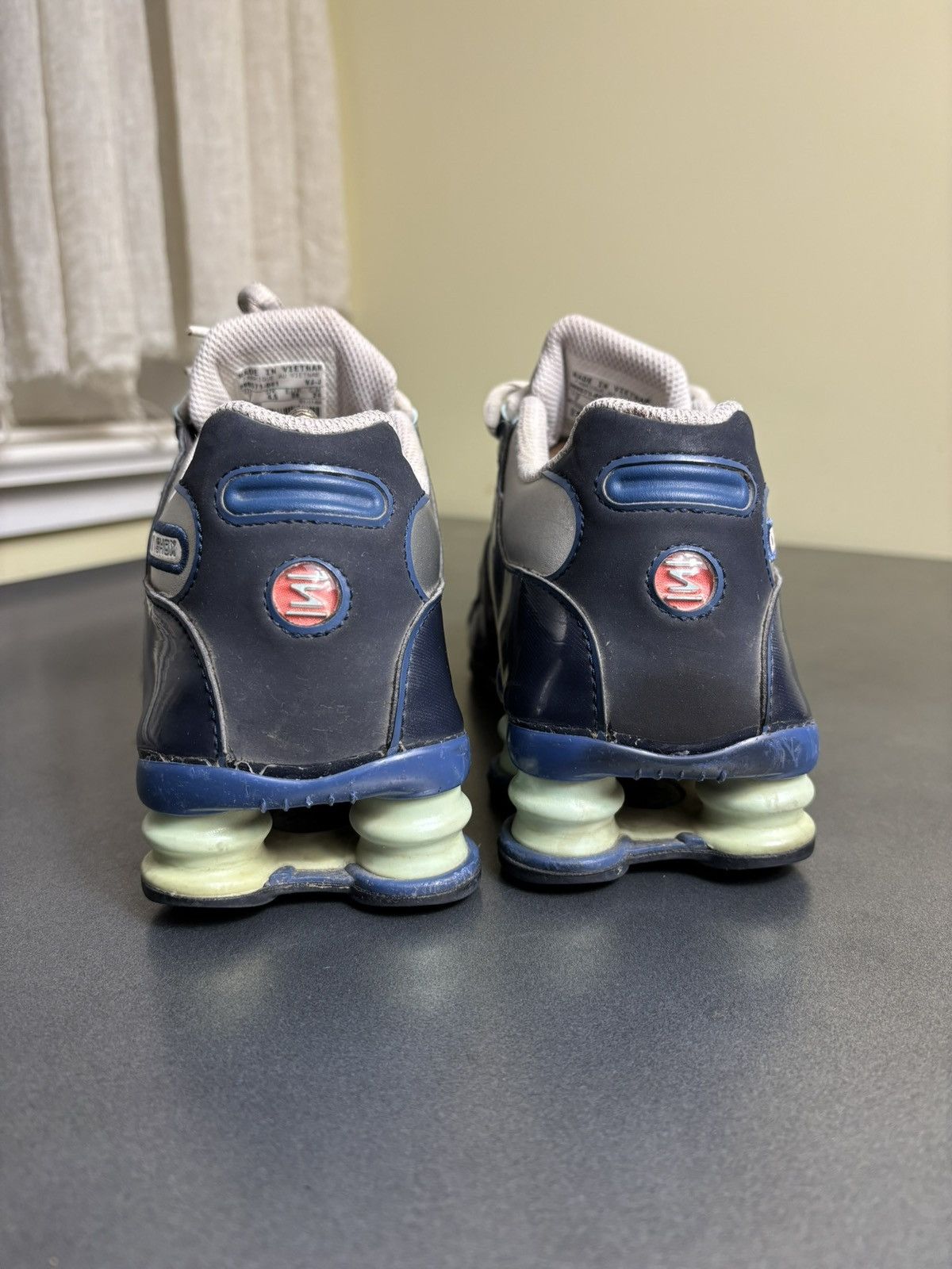 Nike 2009 Nike Shox NZ SL 2000s Patent Leather R4 Y2K 366571-041 Size US 7 / IT 37 - 9 Thumbnail