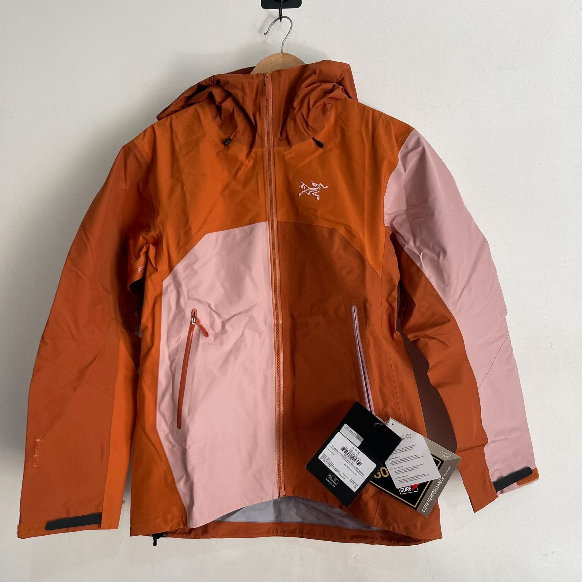 Arc'teryx Arcteryx Women's Beta Lightweight Jacket Size S / US 4 / IT 40 - 1 Thumbnail