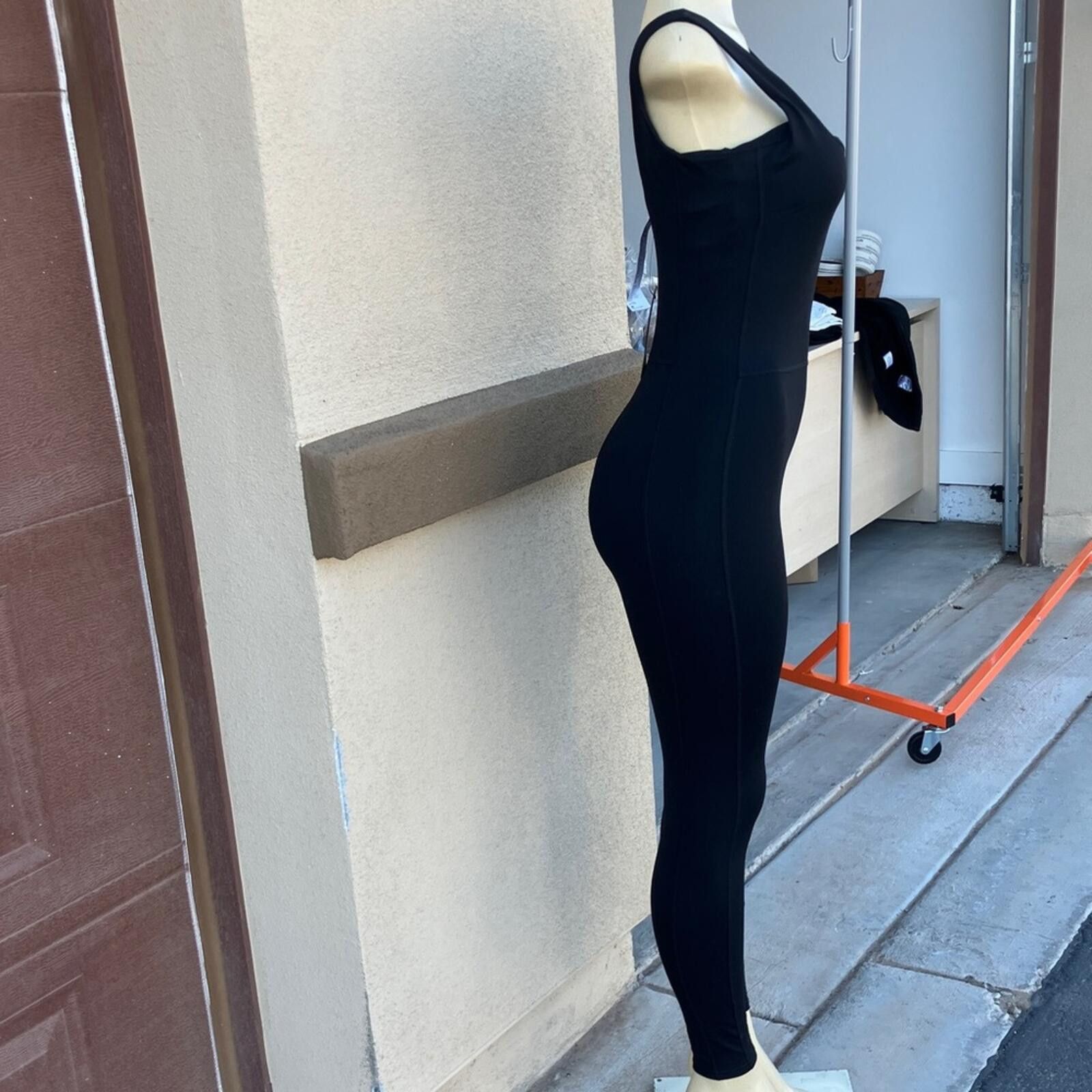 Fabletics Fabletics Sleek Black Romper [COPY] Size 28" / US 6 / IT 42 - 5 Thumbnail