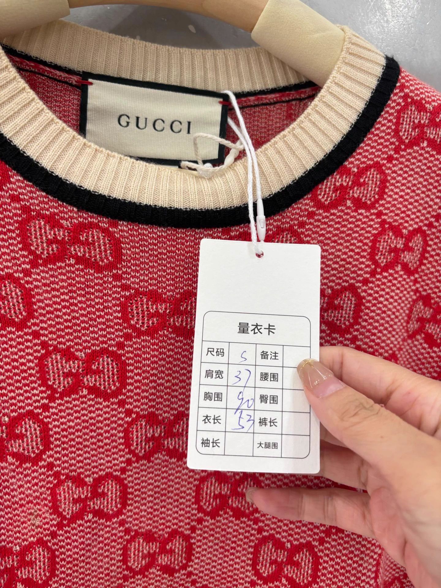 Gucci Gucci Pink Full Logo Knit Short Sleeve S Vintage Size S / US 4 / IT 40 - 2 Thumbnail