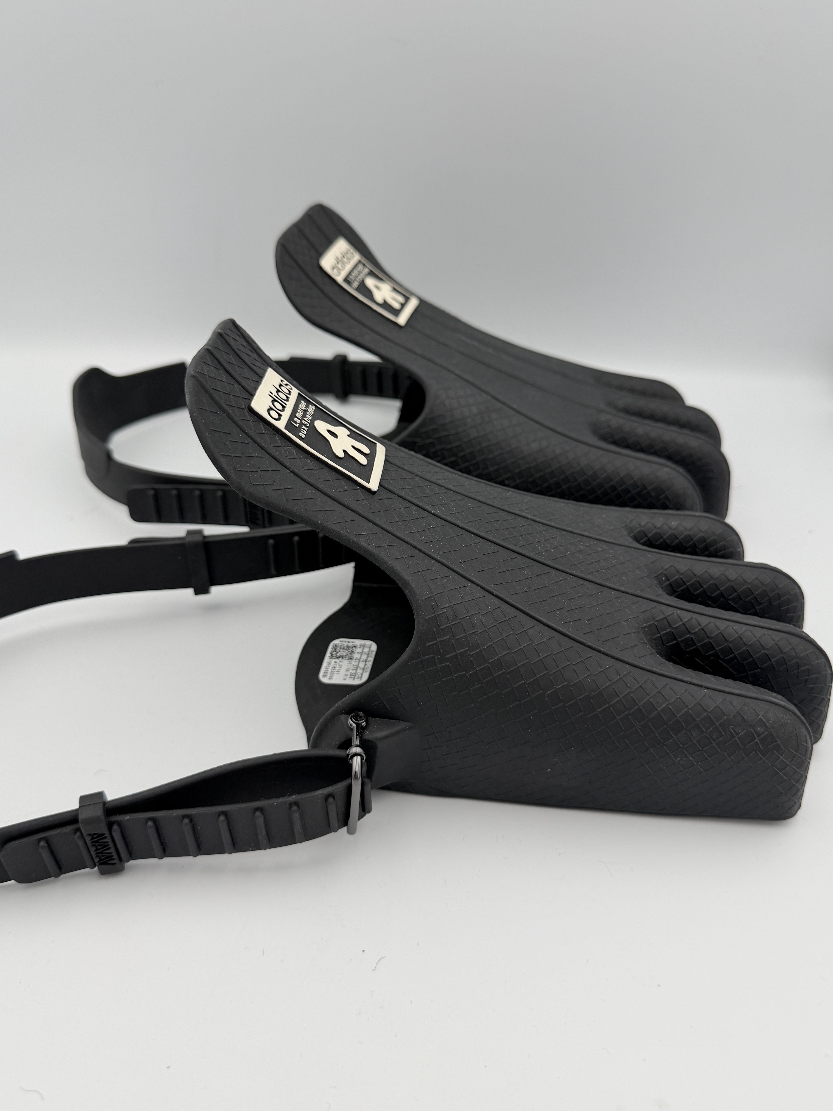 AVAVAV AVAVAV adidas Superfinger Superstar Black Size US 9.5 / EU 42-43 - 11 Thumbnail