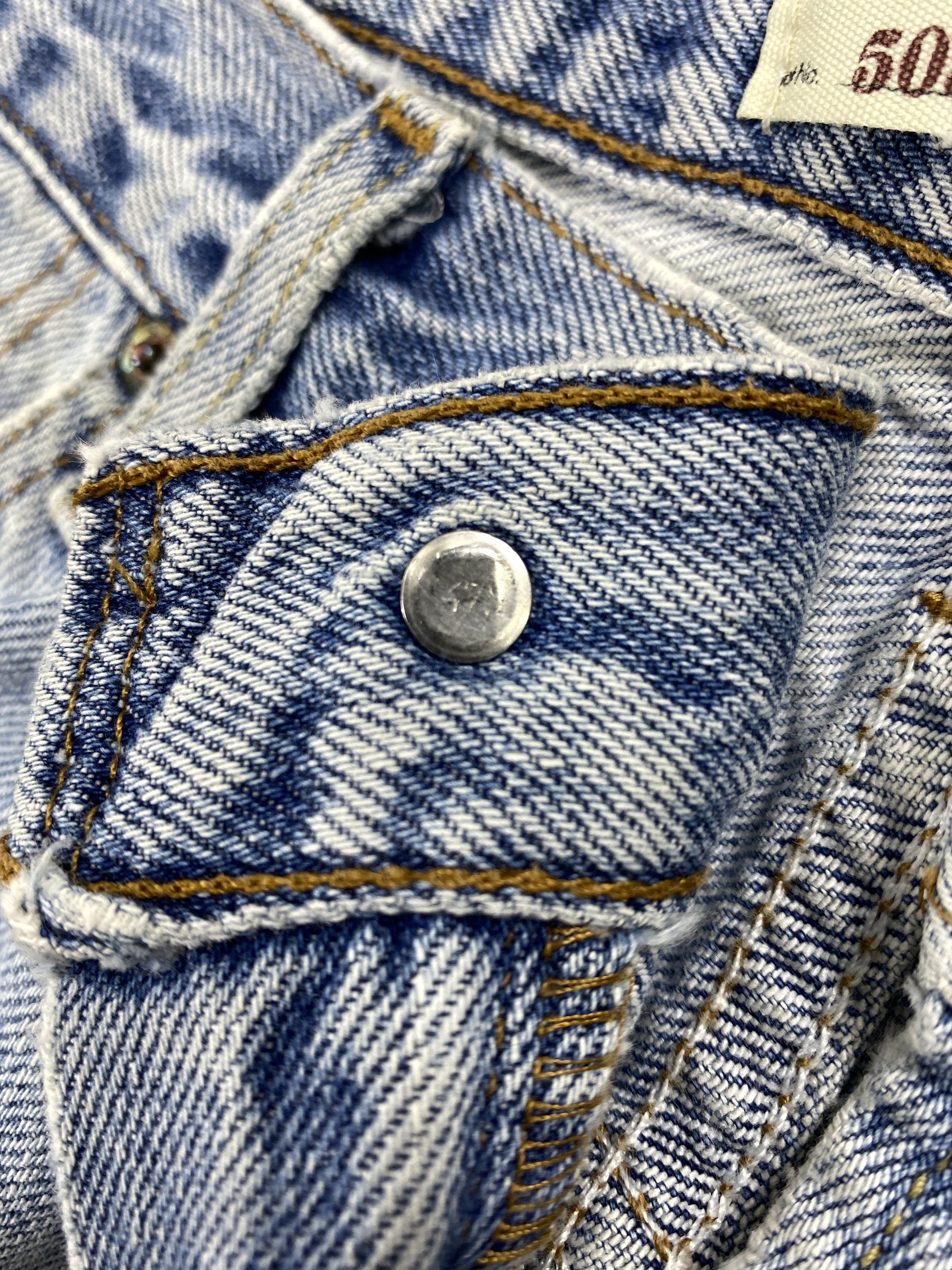 Levi's Light Blue Wash Vintage Levi's 505 35x31.5 Denim -JN1277 Size US 35 - 7 Thumbnail