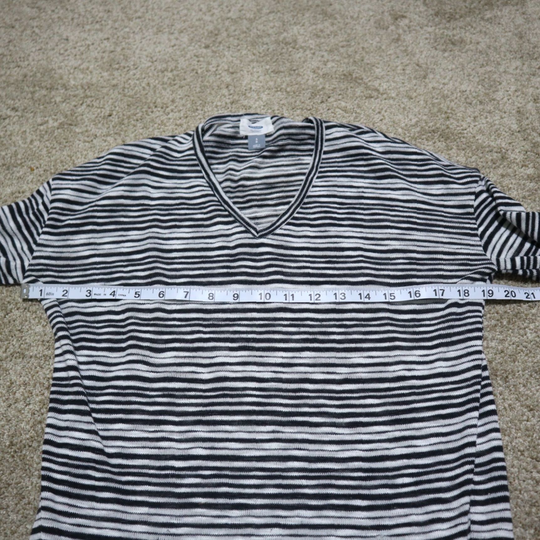 Old Navy Old Navy Knit Top - Black White Stripe Lightweight V-Neck Pullover, Women's S, Long Sleeve, Casual Knit Shirt Size S / US 4 / IT 40 - 4 Thumbnail