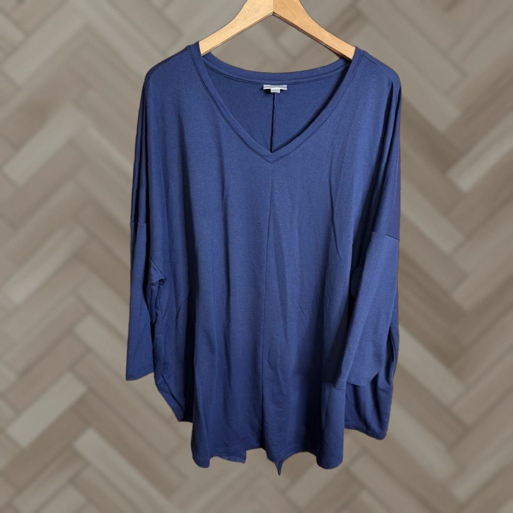 Avenue Avenue Blouse Shirt Womens Plus Size 26/28 Blue Colorblock 3/4 Sleeve Viscose Knit Top Size 4XL / US 24-26 - 1 Thumbnail
