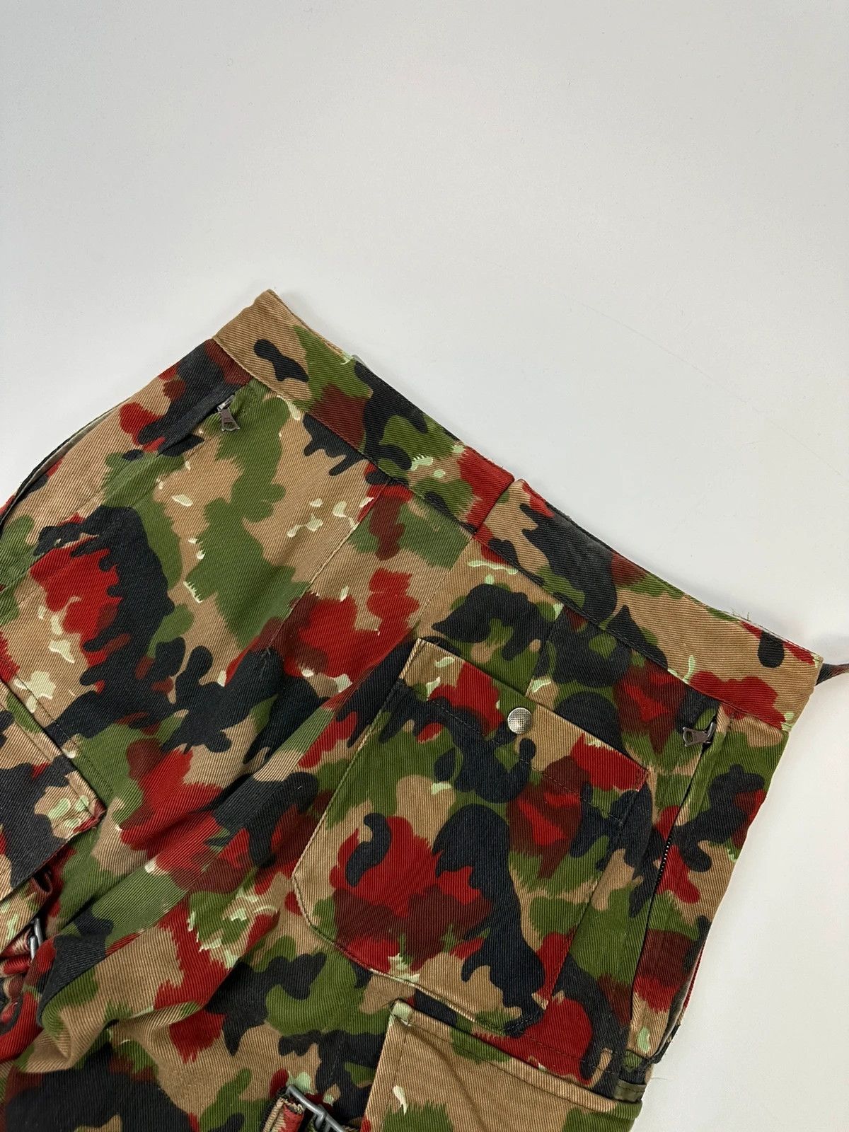 Dolce & Gabbana Dolce & Gabbana 90’s Sample Military Camo Cargo Pants Size US 31 - 8 Thumbnail