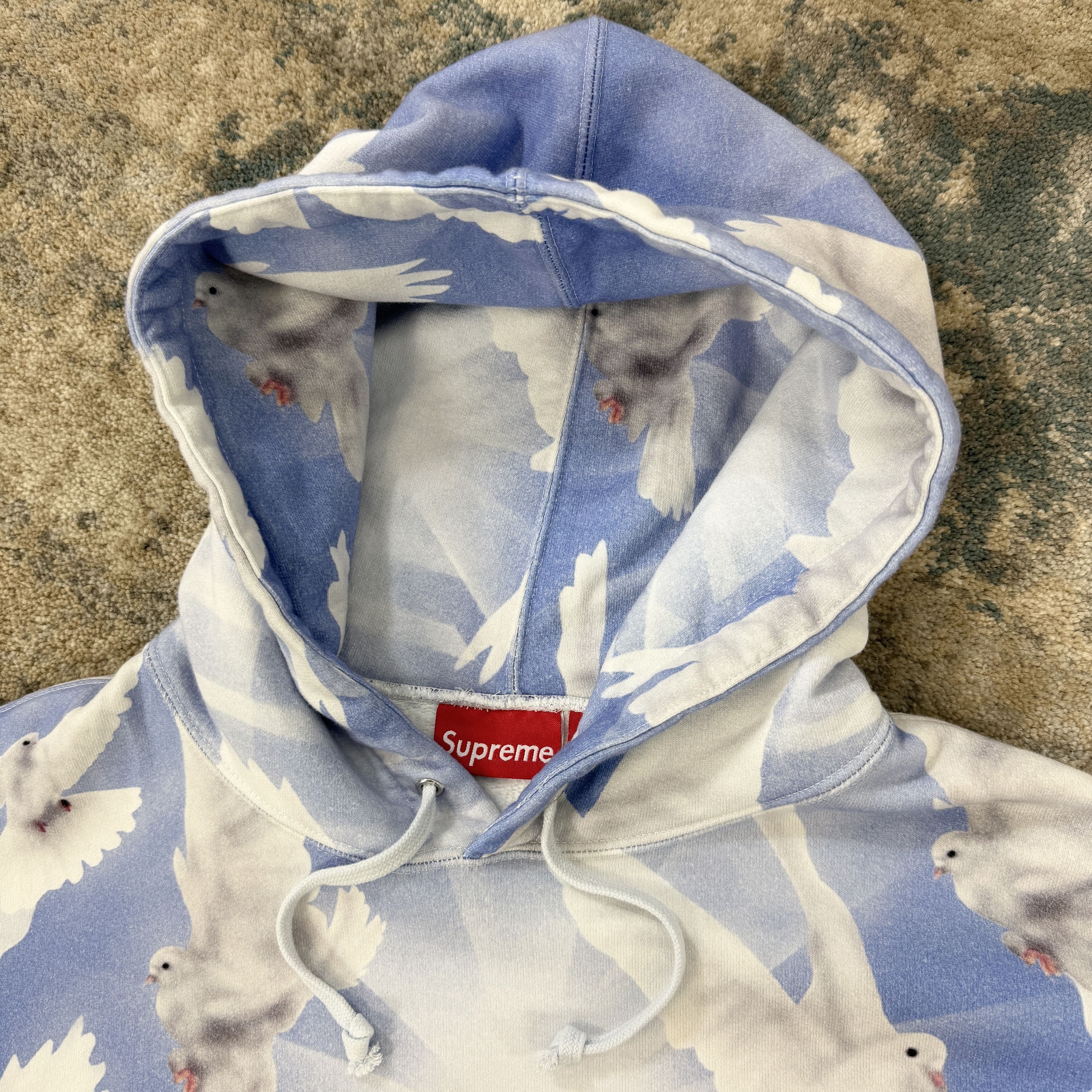 Supreme Supreme Doves Hooded Sweatshirt In Blue & White RRP £500 Size US M / EU 48-50 / 2 - 9 Thumbnail