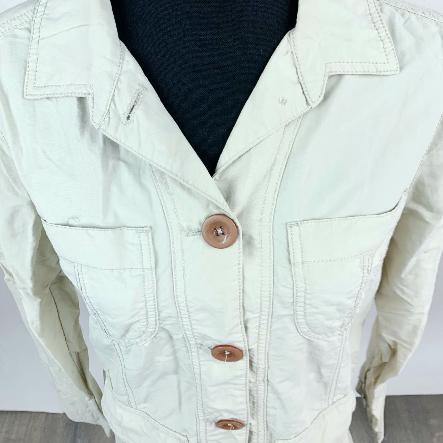 Royal Robbins Royal Robbins Khaki Button-Down Shirt Women Small Button-Up Size S / US 4 / IT 40 - 2 Thumbnail