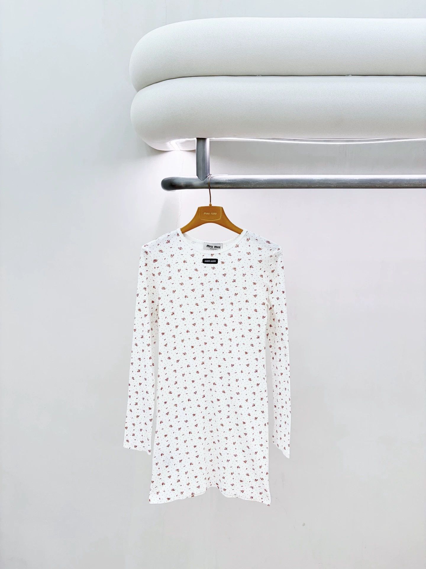 Miu Miu 99 New Miu Miu White Floral Dress Size L Size L / US 10 / IT 46 - 1 Thumbnail