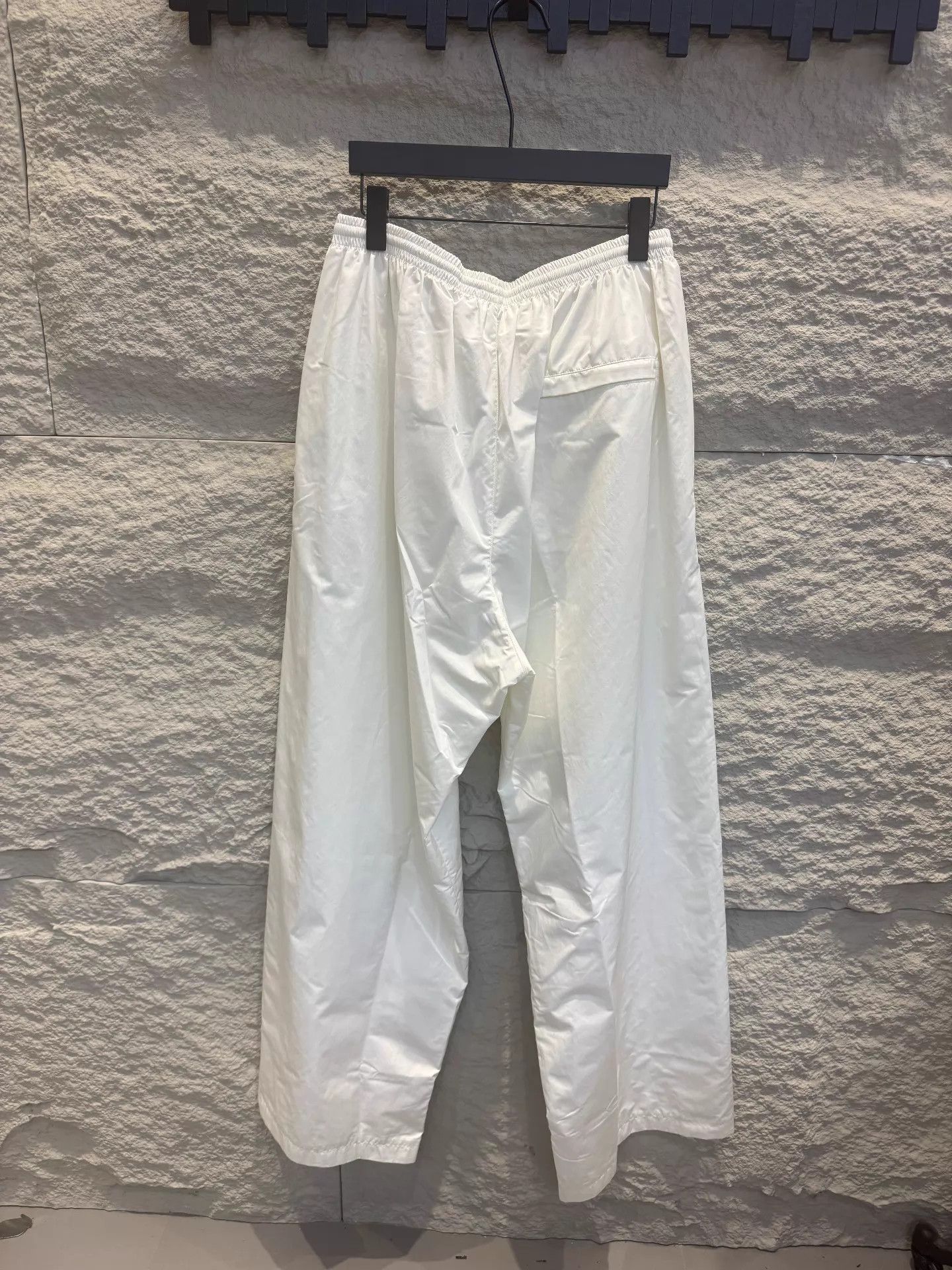 Balenciaga Balenciaga Women's 2024 Nylon White Baggy Track Pants M Size 27" / US 4 / IT 40 - 4 Thumbnail