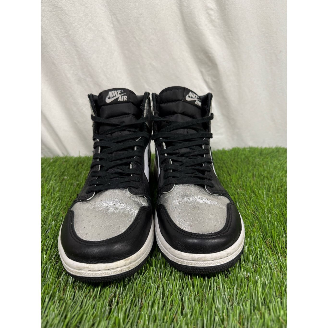Jordan Brand Nike Air Jordan 1 Retro High Silver Toe Black Womens 12 10.5 Size US 12 / IT 42 - 2 Thumbnail