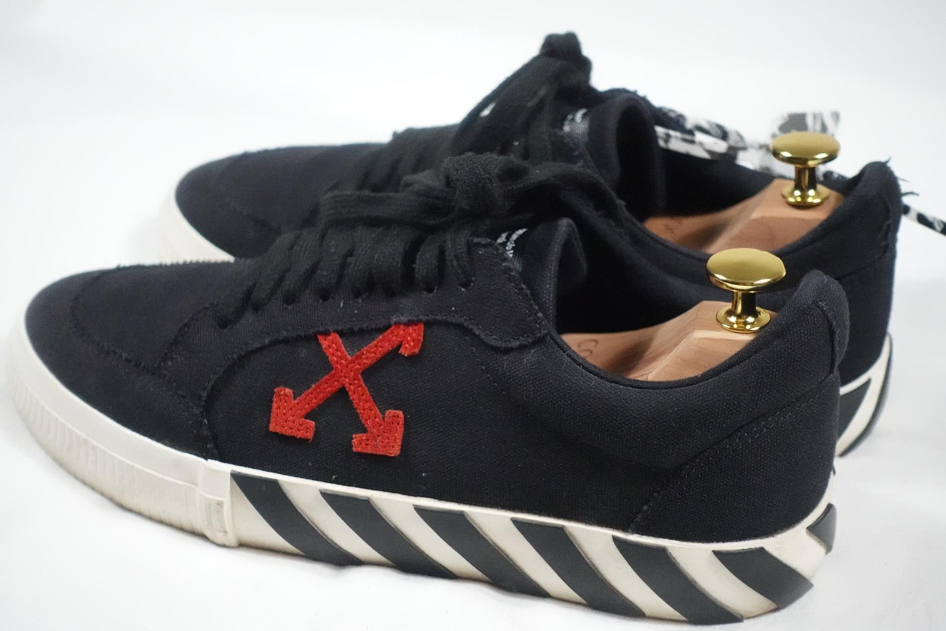 Off-White Off-White Sneakers Vulcanized Black Red Canvas 41 EU 8 US Size US 8 / EU 41 - 2 Thumbnail