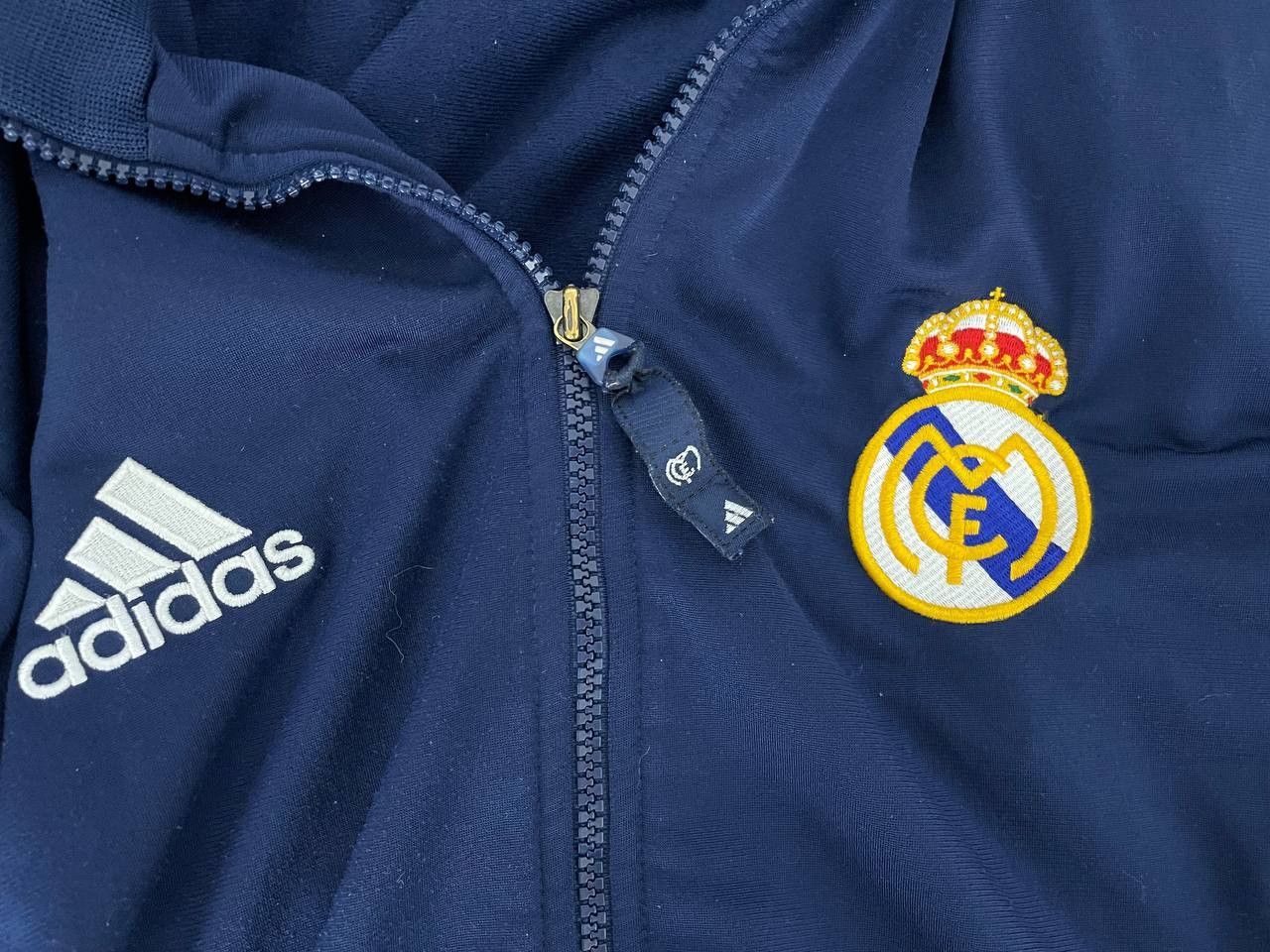Vintage Adidas Real Madrid Vintage 90s soccer jacket Size US M / EU 48-50 / 2 - 5 Thumbnail