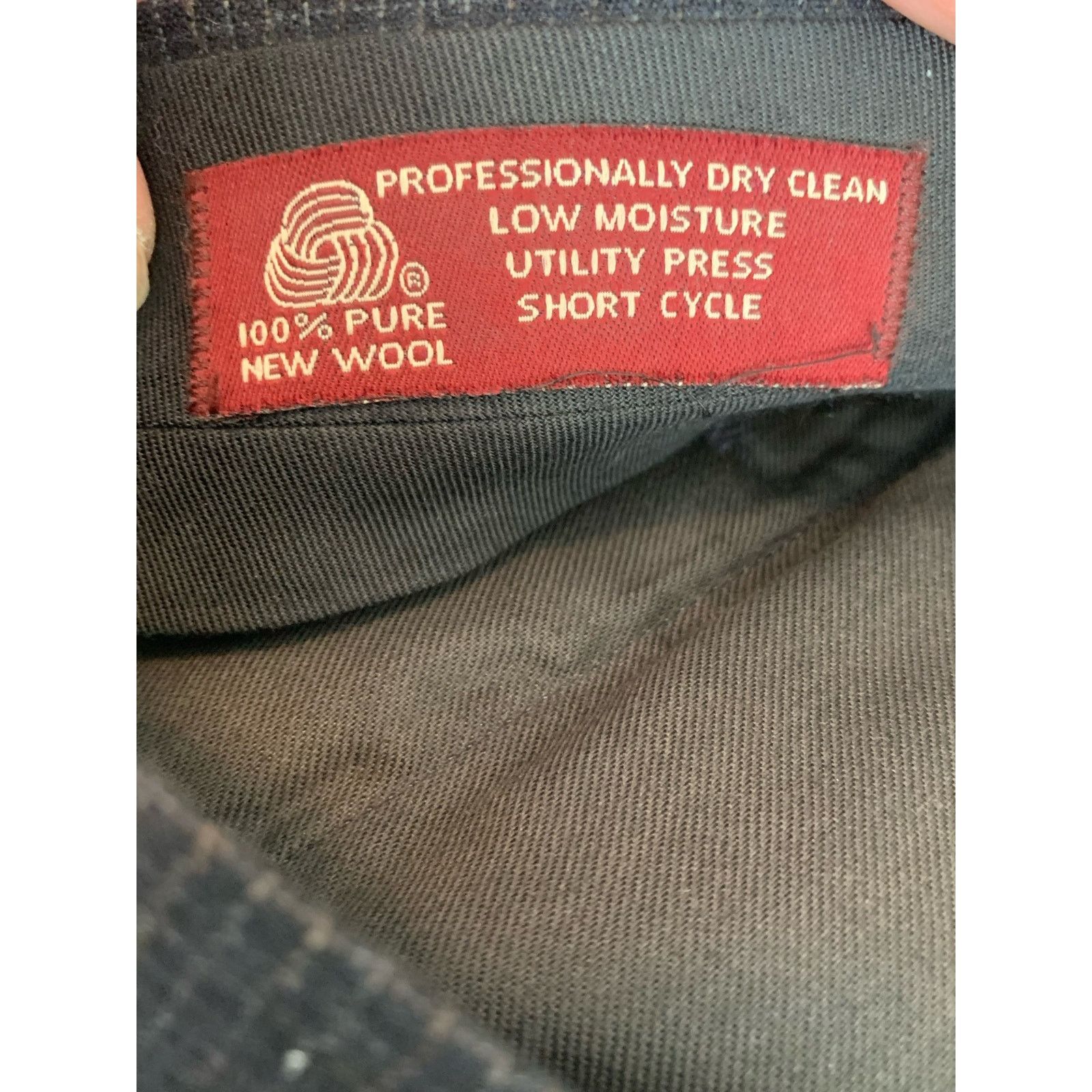 Jos. A. Bank JoS A. Bank gray plaid wool pleated pants size 36" X 31" Size US 36 / EU 52 - 4 Thumbnail