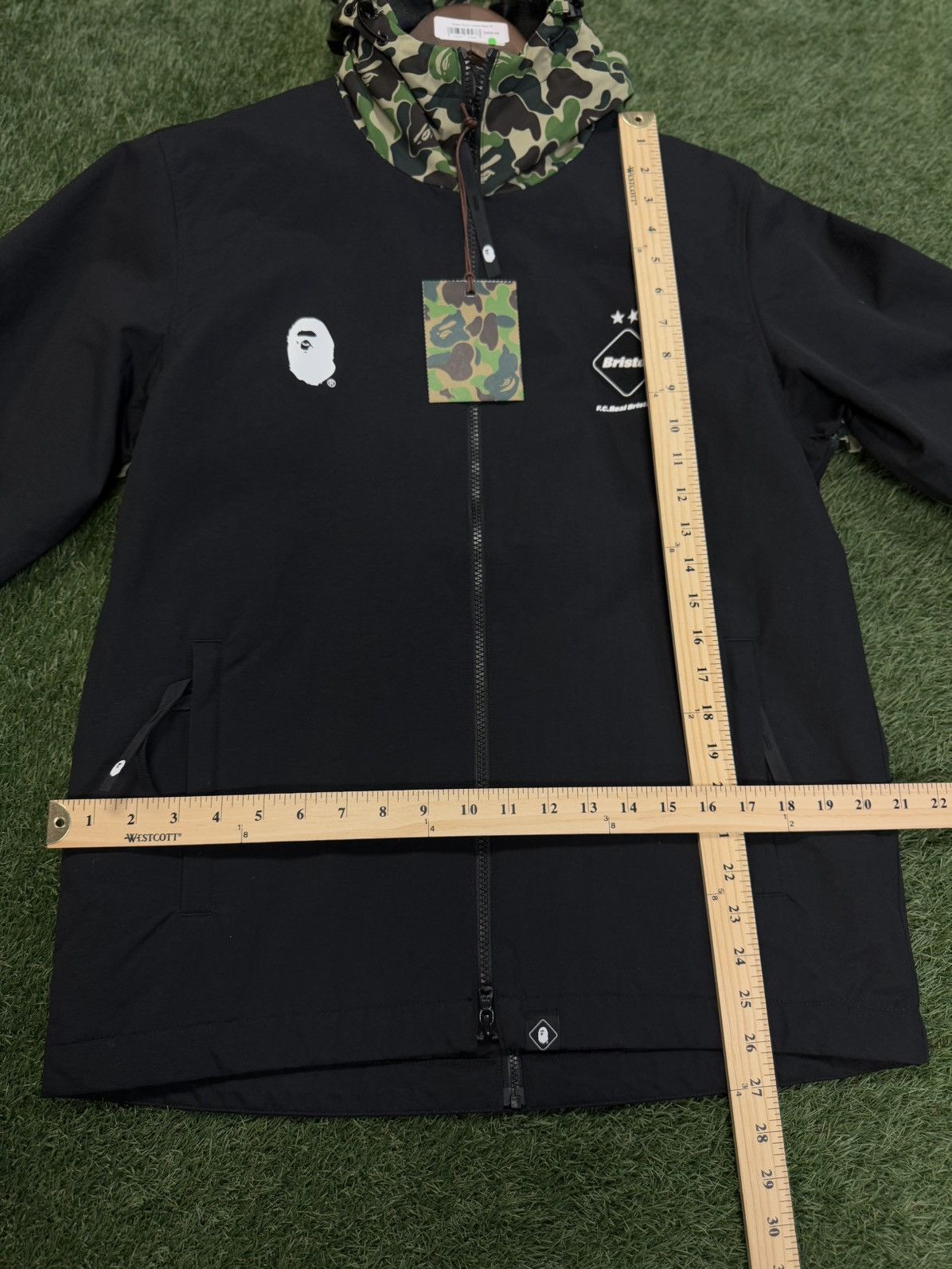 Bape × F.C.R.B Bape x FCRB Bape Wind Breaker Jacket Size M (NEW) Size US M / EU 48-50 / 2 - 16 Thumbnail