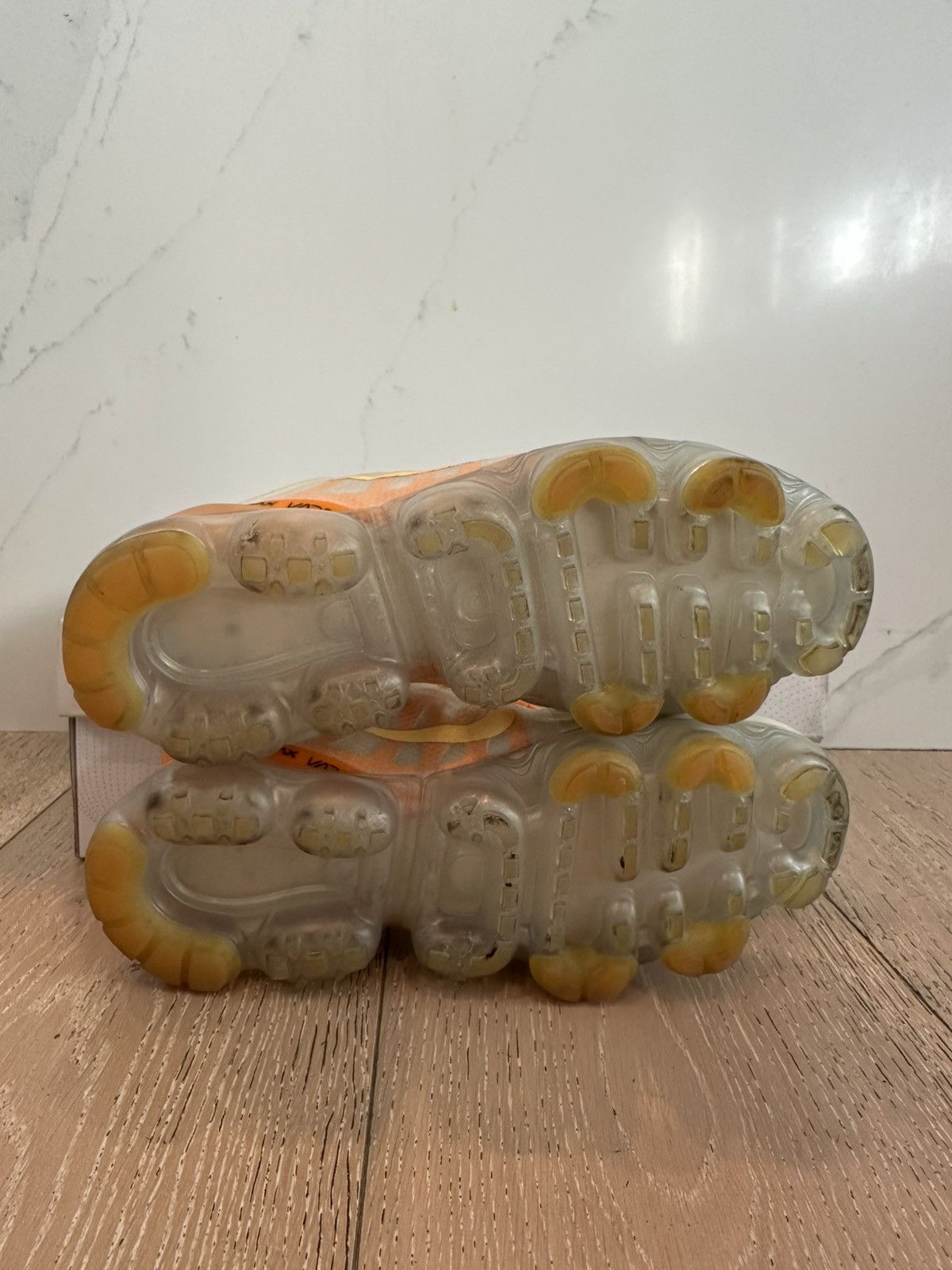 Nike Nike Air VaporMax 2019 White Orange Peel Size US 8 / IT 38 - 6 Thumbnail