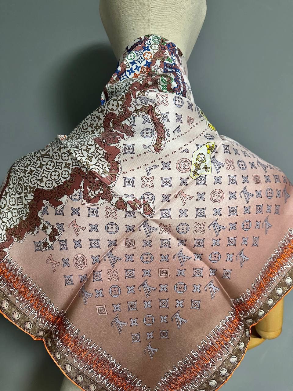 Louis Vuitton Louis Vuitton Scarf Silk Monogram Print Map logo New Auth Size ONE SIZE - 8 Thumbnail