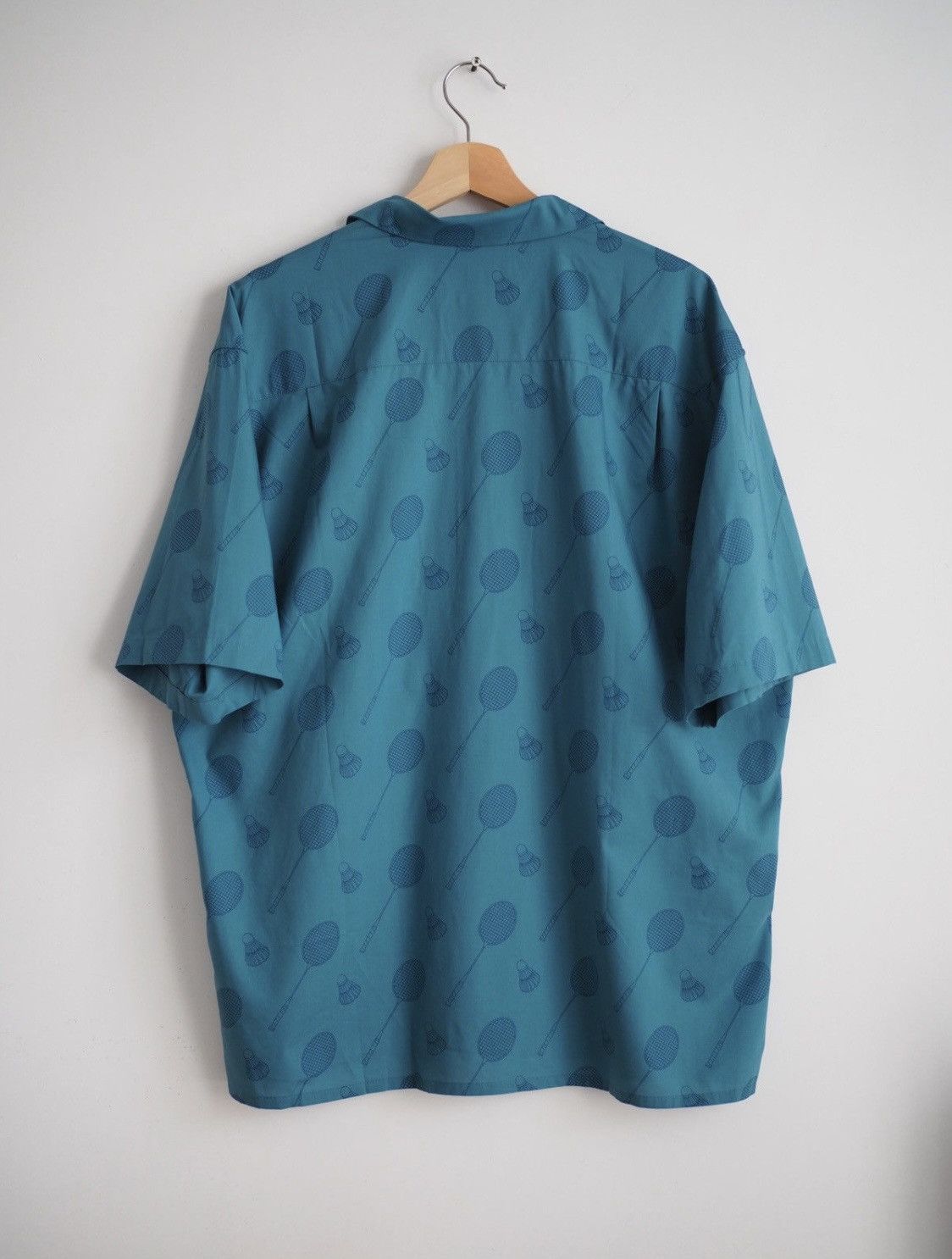 JW Anderson × Uniqlo JW Anderson Uniqlo Badminton Print Uniqlo Shirt Size US L / EU 52-54 / 3 - 2 Thumbnail