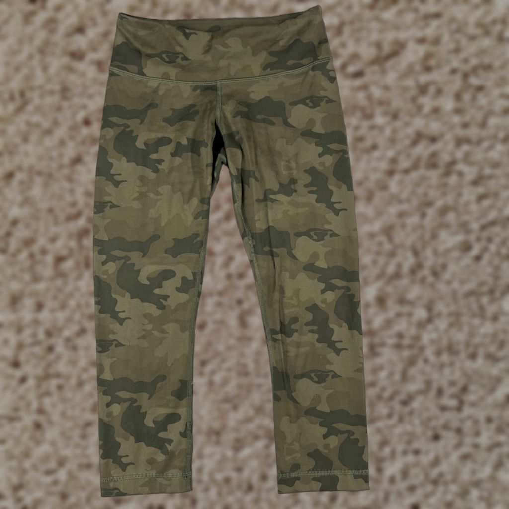 Lululemon Lululemon Wunder Under Pants Womens 4 Green Camo Cropped 21" Inseam Yoga Activewear Stretch Wunder Under Crop Green Camouflage Sneakers? Size 27" / US 4 / IT 40 - 1 Thumbnail