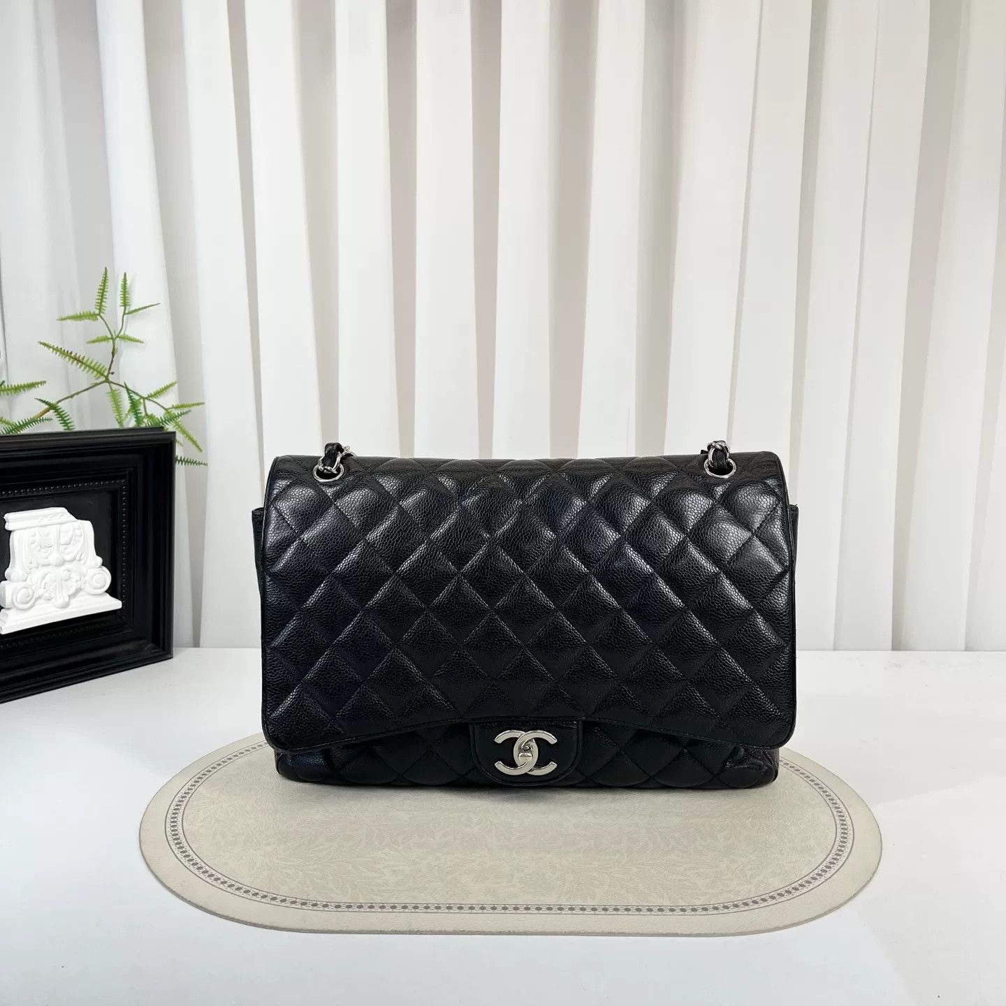 Chanel Pre-loved Bag Very good condition Size ONE SIZE - 1 Thumbnail