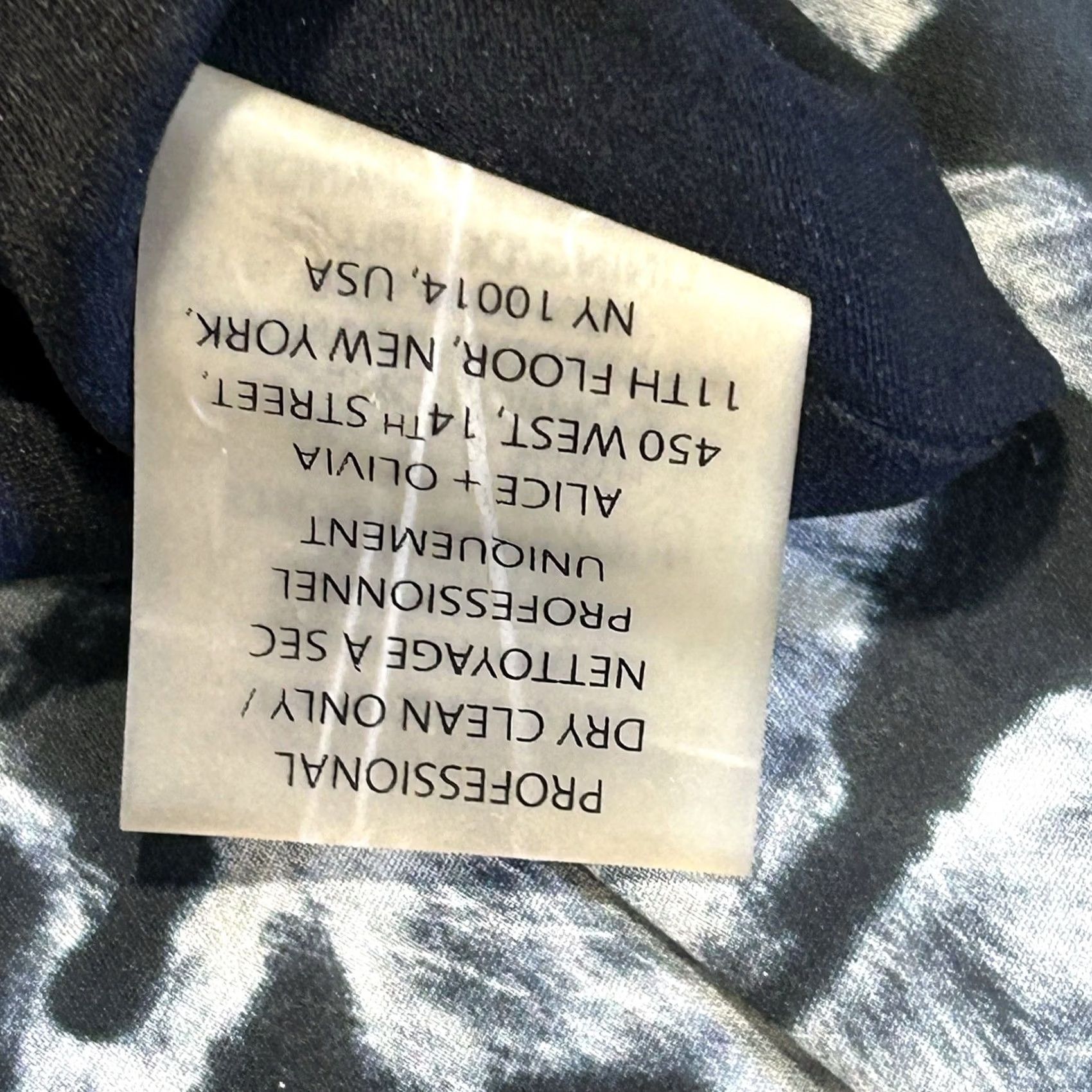 Alice + Olivia VINTAGE? No. Alice + Olivia Animal Print Silk Mini Dress Long Sleeve XS Women’s Size XS / US 0-2 / IT 36-38 - 8 Thumbnail
