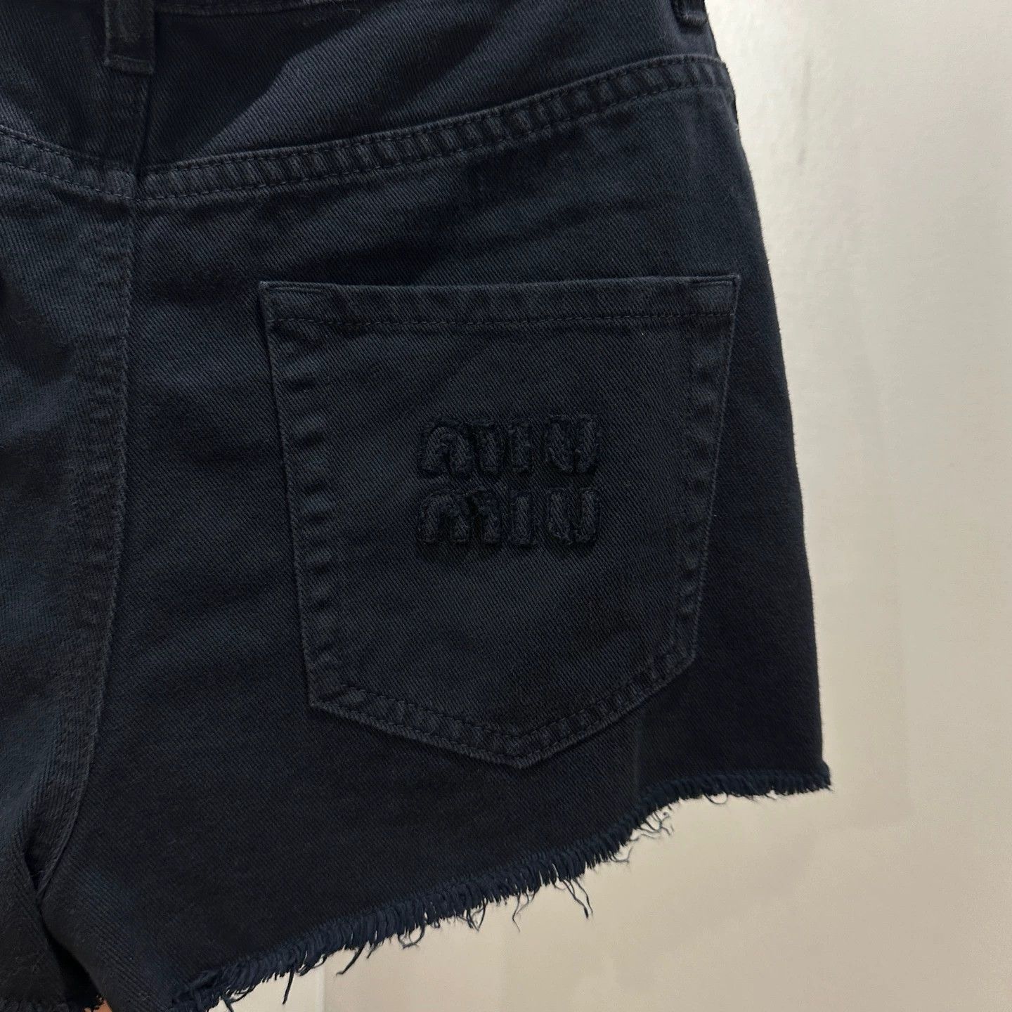Miu Miu MIU MIU may712 logo denim shorts 38 Size 26" / US 2 / IT 38 - 7 Thumbnail