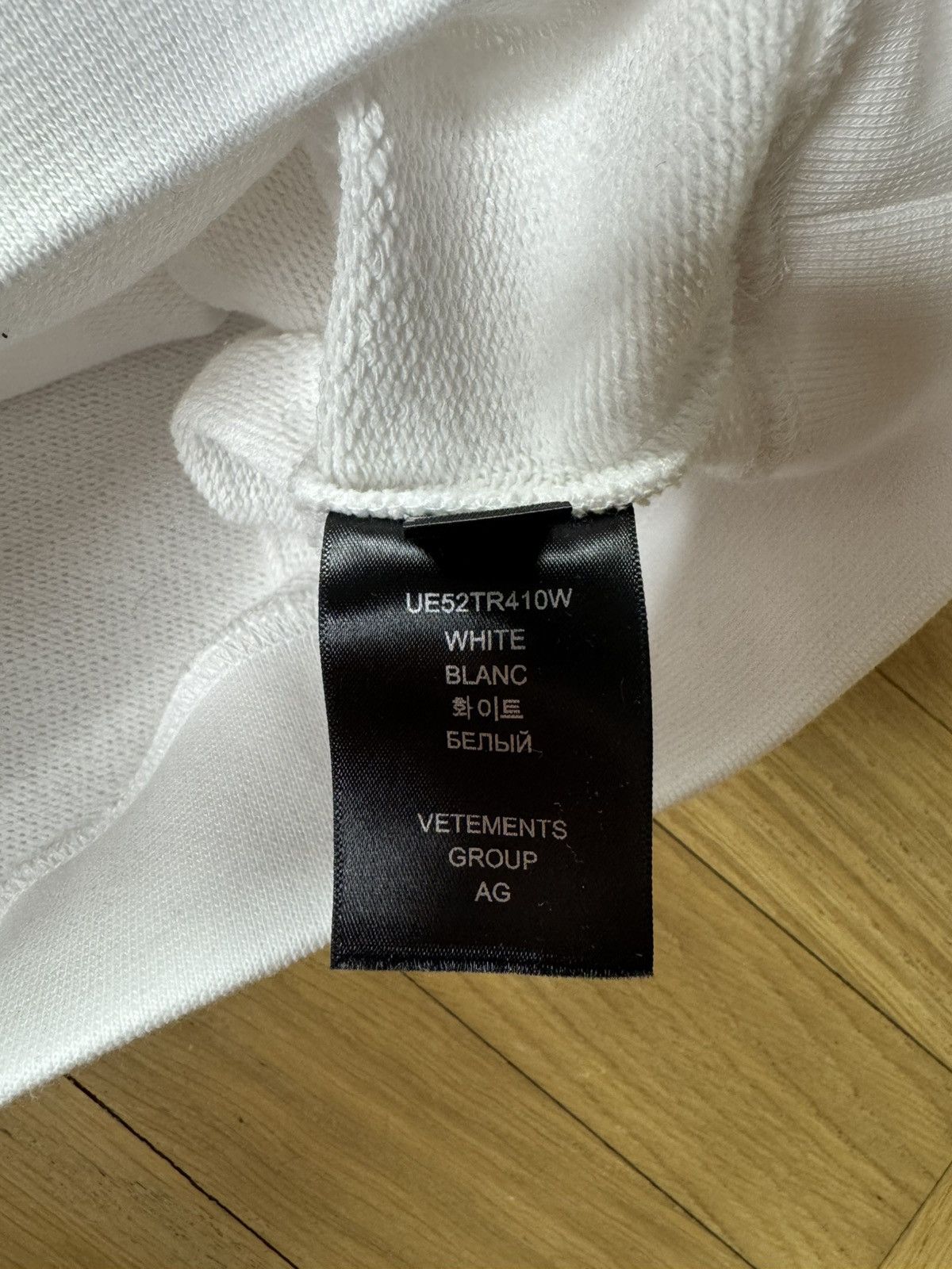 Vetements Vetements Limited Edition Logo Oversize Hoodie Size US L / EU 52-54 / 3 - 7 Thumbnail