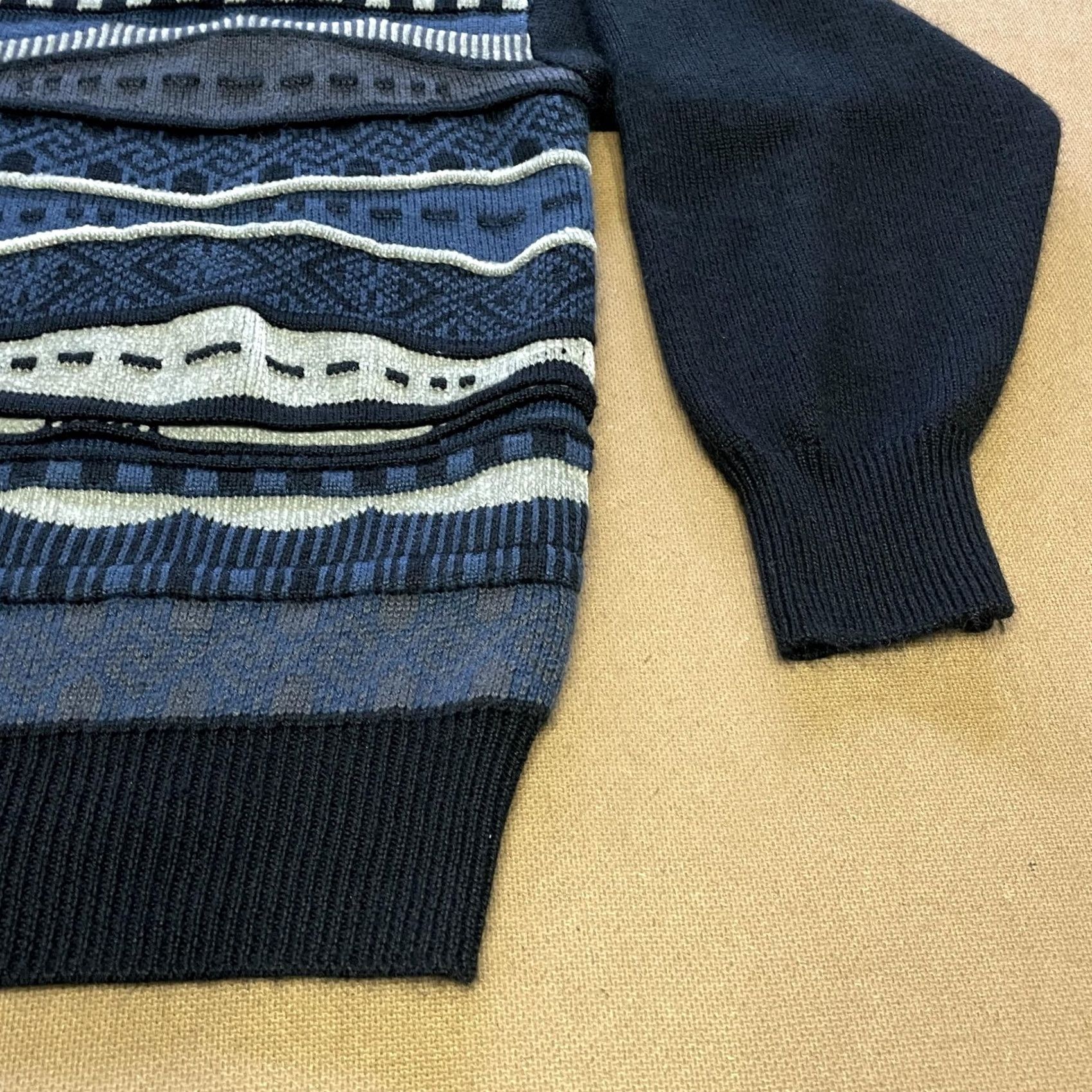 Vintage VINTAGE Curiosity's Staff Mens Sweater Geometric Pattern Wool Blend Pullover Blue Crew Neck M Size US M / EU 48-50 / 2 - 4 Thumbnail