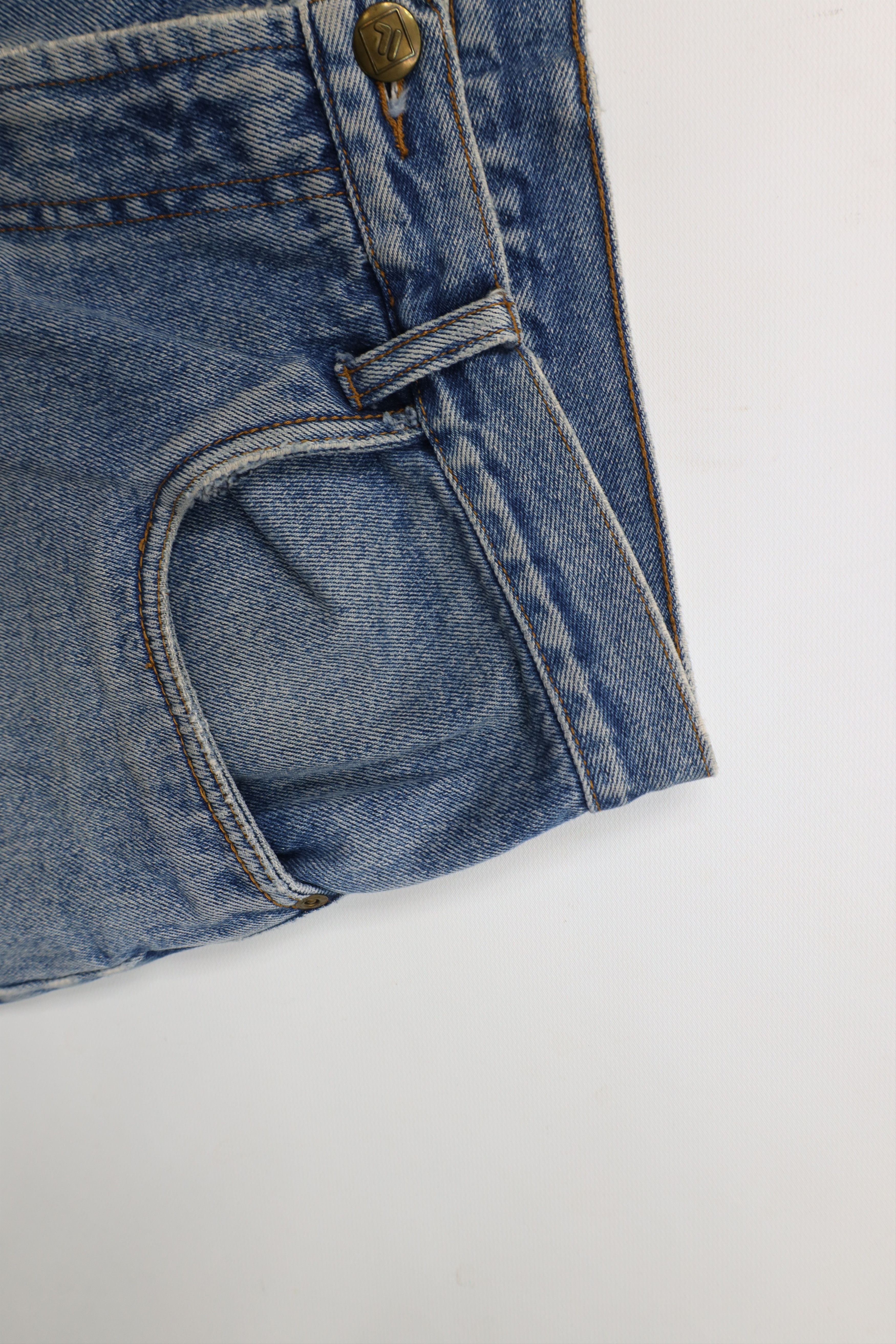 Fila × Vintage Vintage 90s Fila Spell Out Baggy Fit Denim Jean Shorts Jorts Size US 32 / EU 48 - 9 Thumbnail