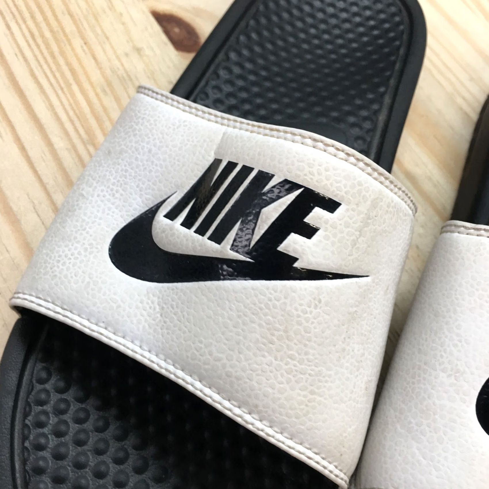 Nike Nike Benassi JDI Sandals Mens 11 Slide Slip On White Black Benassi JDI Slide Mens 11 White Black Nike Sandals Size ONE SIZE - 7 Thumbnail