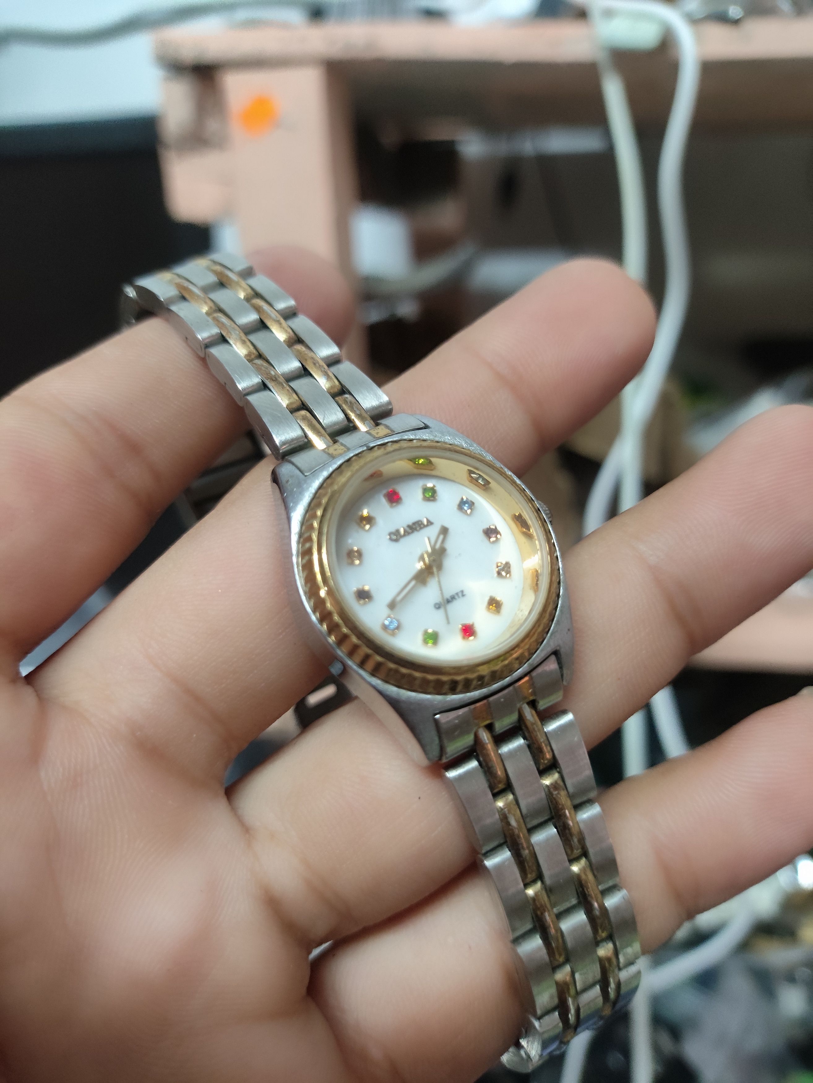 Japanese Brand VINTAGE "QIANBA" WATCH (NO. 8079L). LADIES WATCH Size ONE SIZE - 6 Thumbnail