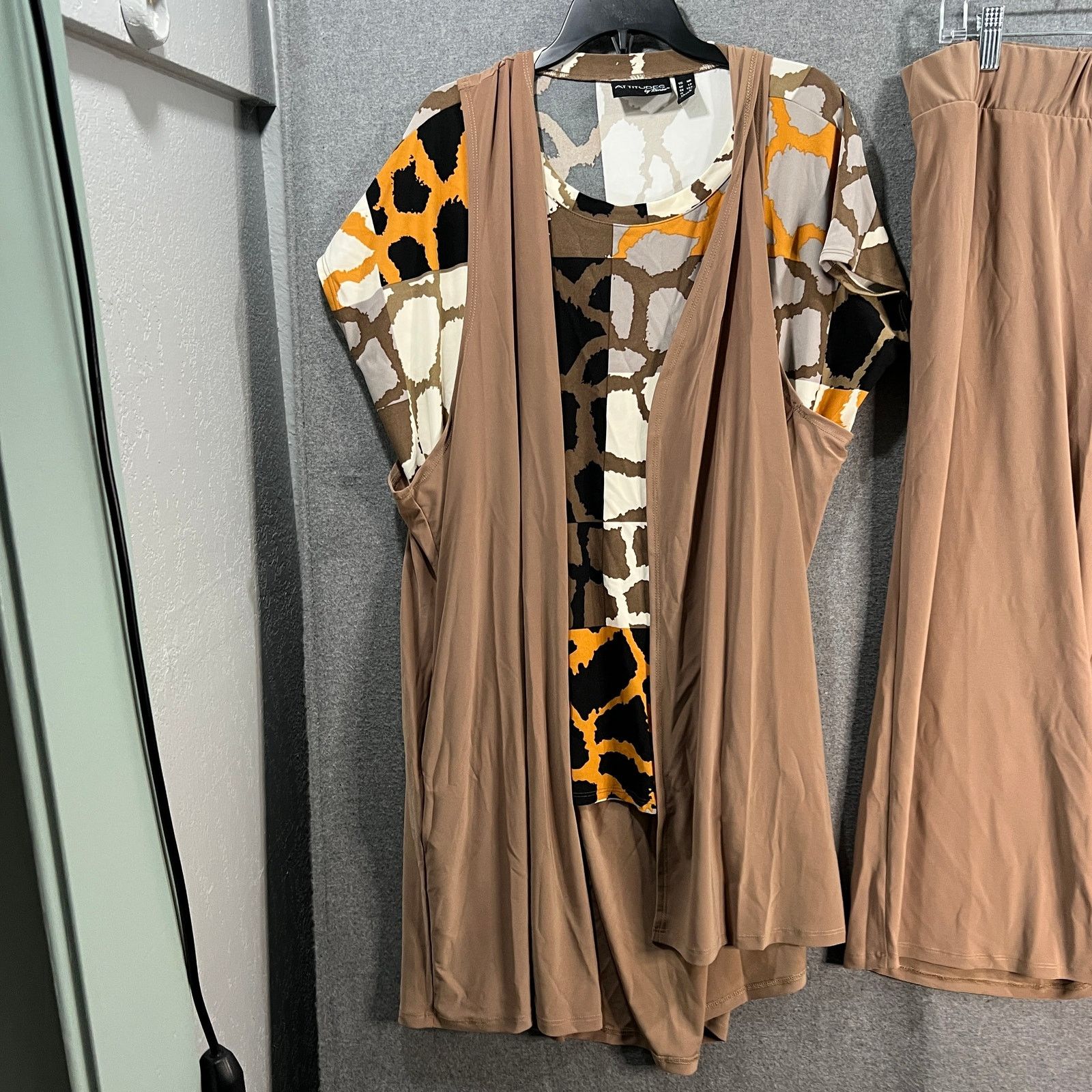 Other Attitudes by Renee Petite Global Illusion 3 Piece Set Cocoa Size M / US 6-8 / IT 42-44 - 4 Thumbnail