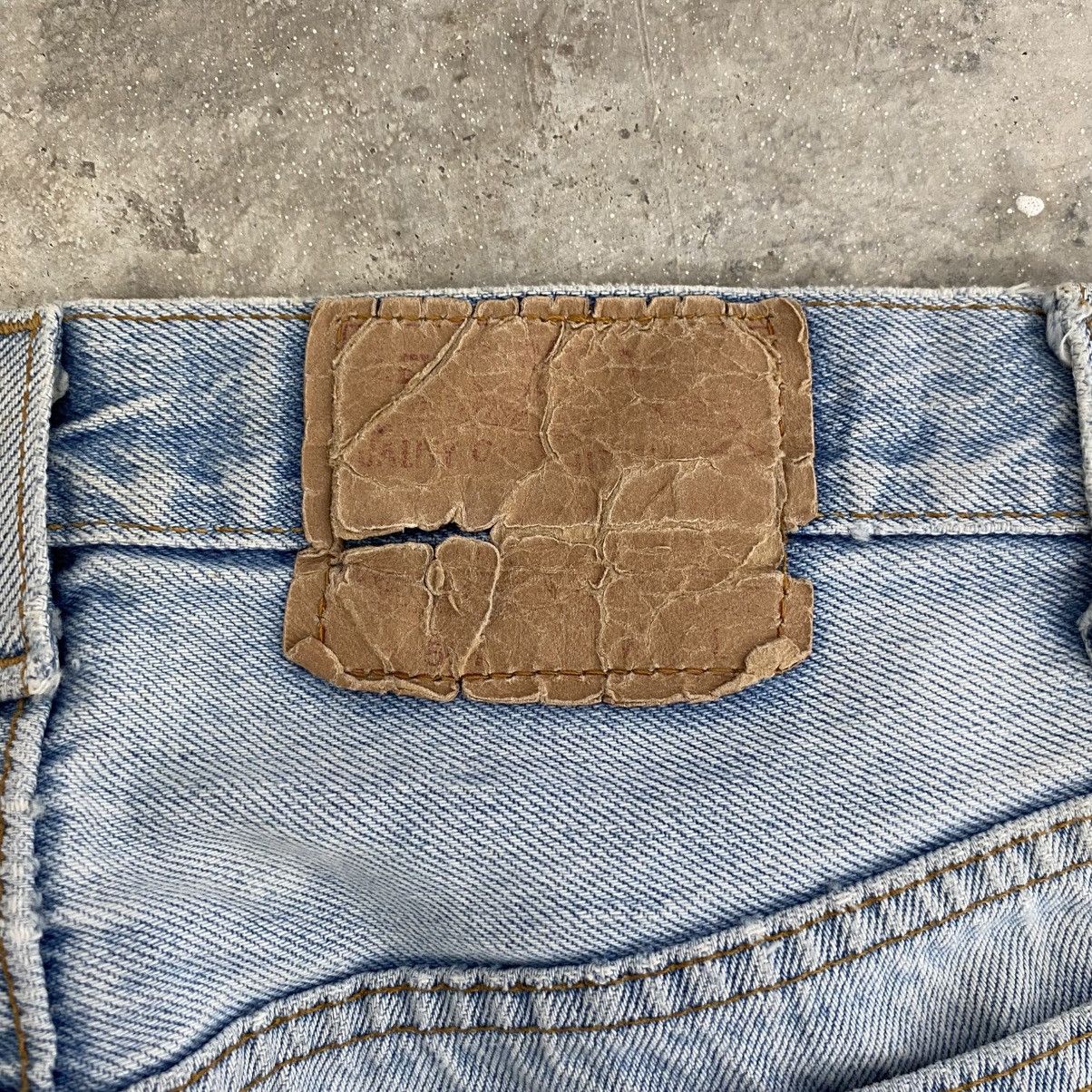 Levi's Vintage 90’s Levis 501 Faded Light Blue Distressed Jeans Size US 32 / EU 48 - 12 Thumbnail