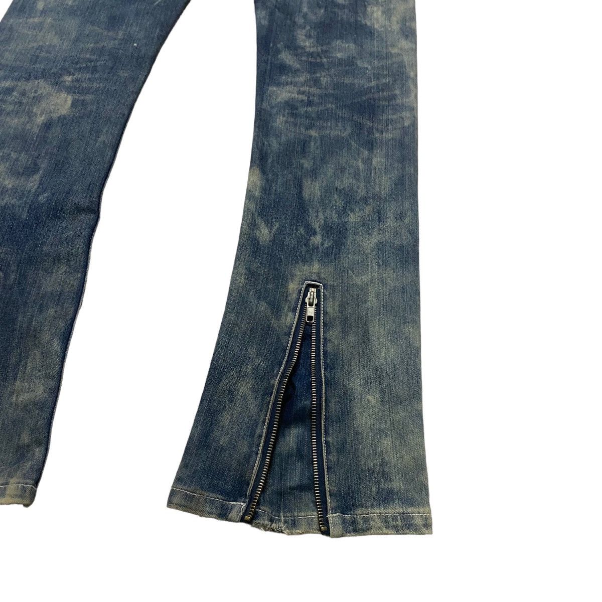Le Grande Bleu (L.G.B.) GLAD NEWS Denim Low Flare Studded Jeans Size US 33 - 16 Thumbnail
