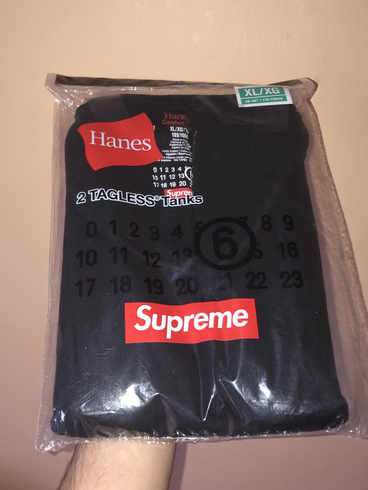 Supreme In hand Supreme®/MM6 Maison Margiela/Hanes® Tagless