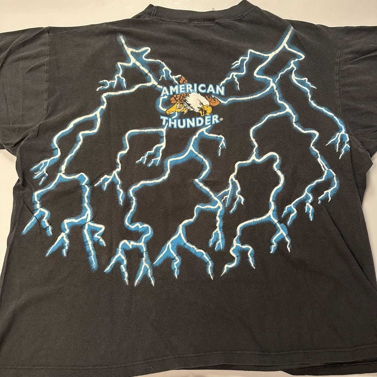 Vintage Vintage 90s American Thunder Tiger Lightning t-shirt Size US XL / EU 56 / 4 - 6 Thumbnail