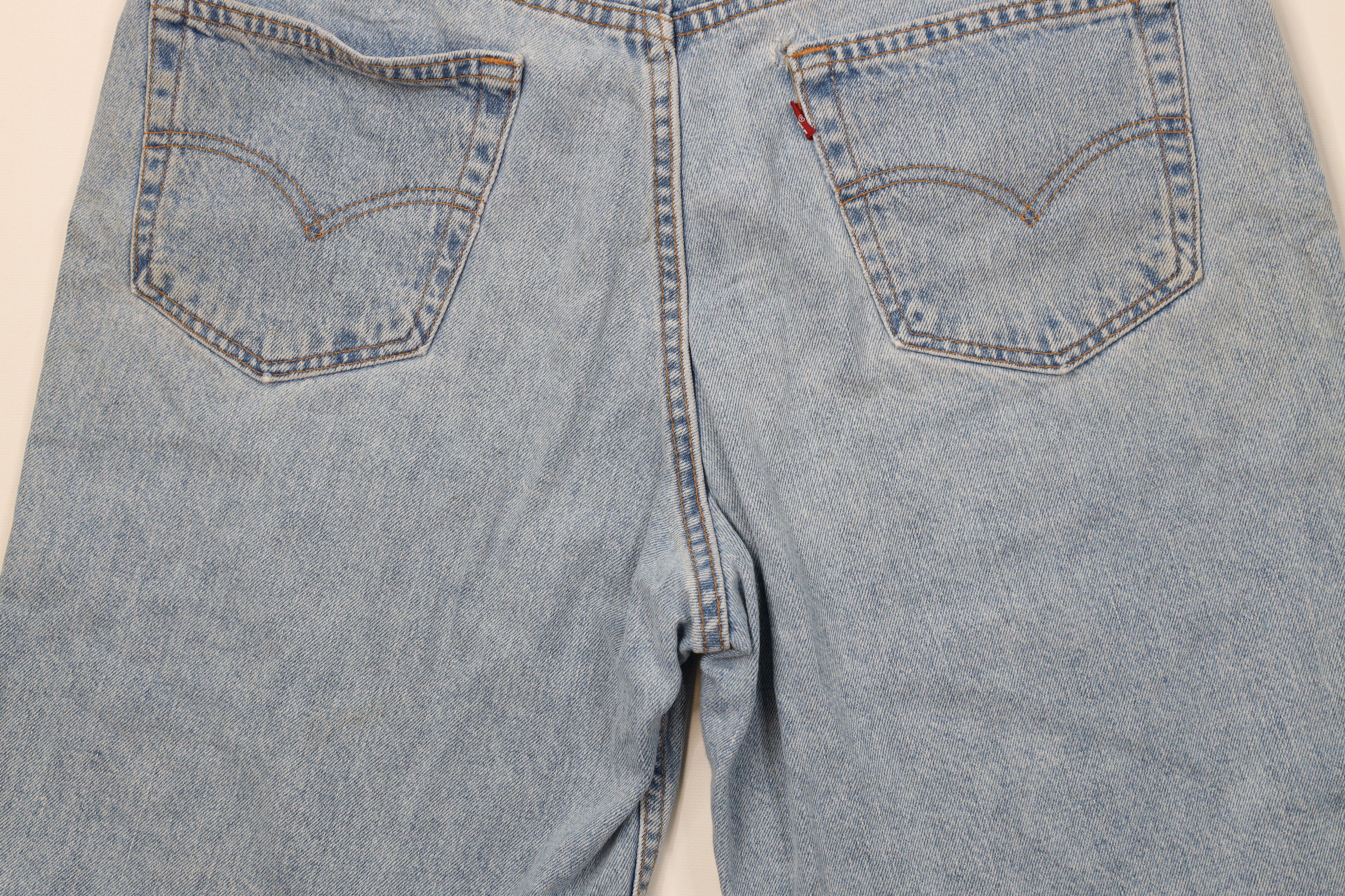 Levi's Vintage Y2K 2000 Levis 550 Relaxed Fit Denim Jean Shorts USA Size US 36 / EU 52 - 12 Thumbnail