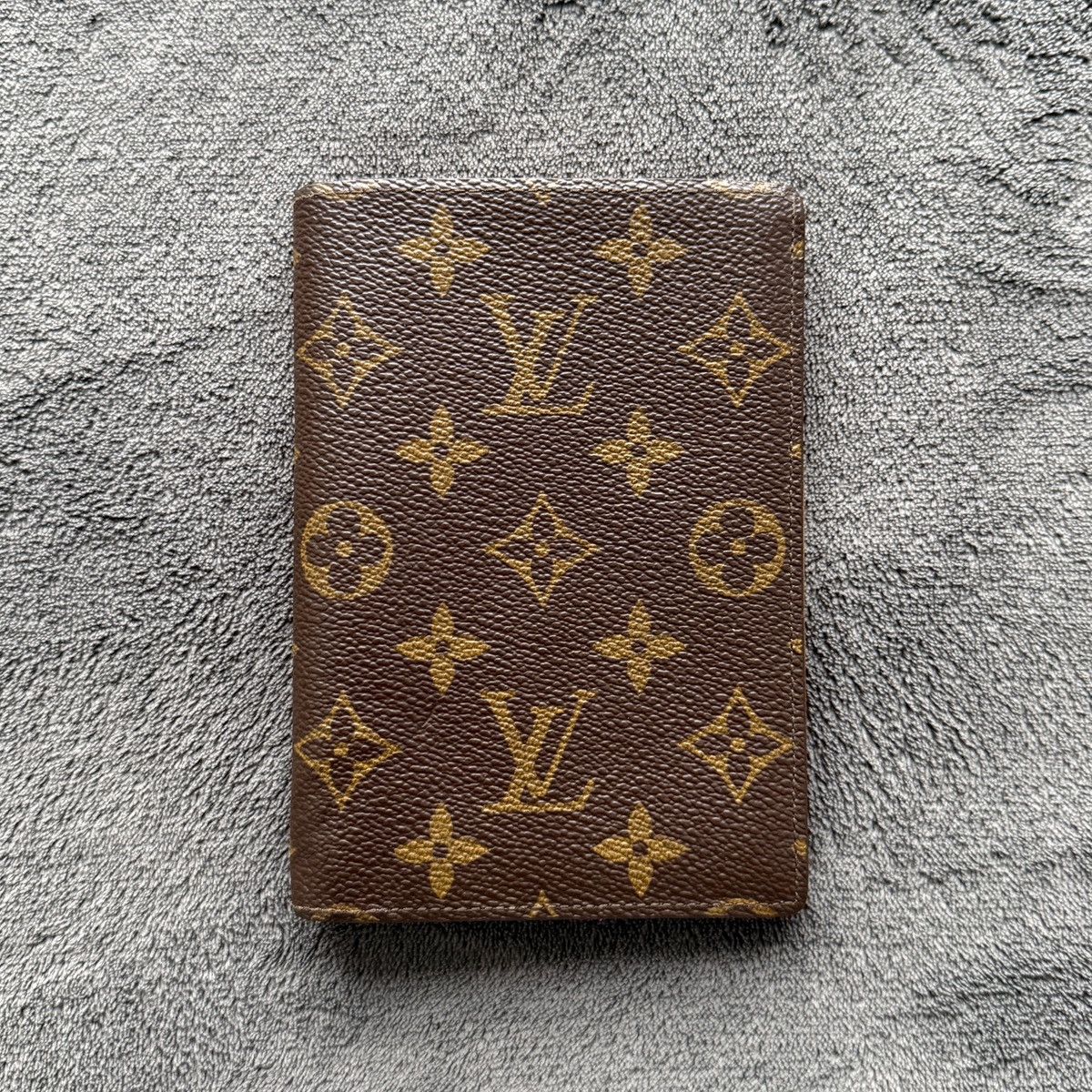 Louis Vuitton Louis Vuitton Monogram Passport/Documents Wallet Size ONE SIZE - 1 Thumbnail