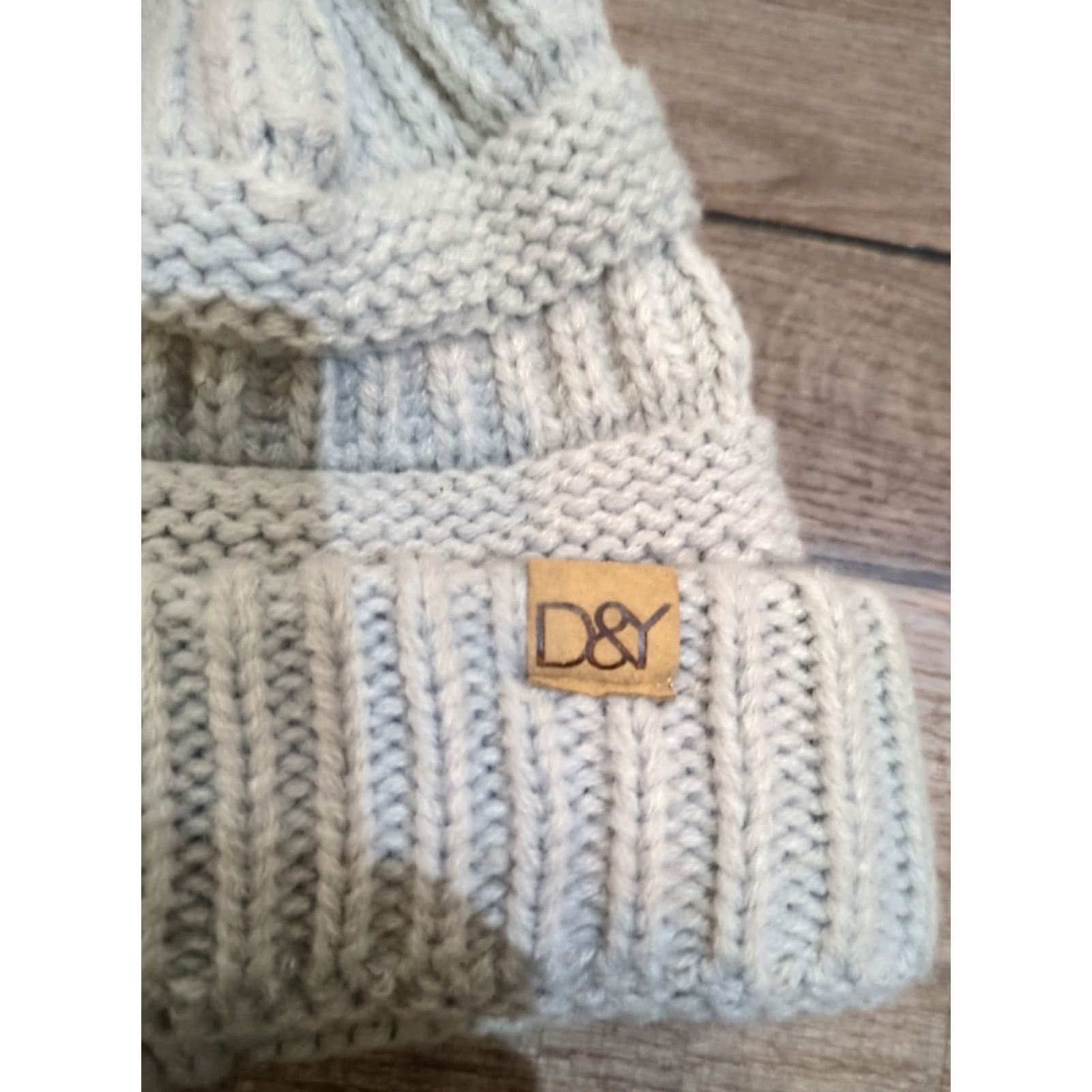 Vintage VINTAGE David and Young Beanie Hat Women One Size Gray Faux Fur Pom Knit Cruelty-Free Winter Modern Logo Cap Size ONE SIZE - 2 Thumbnail