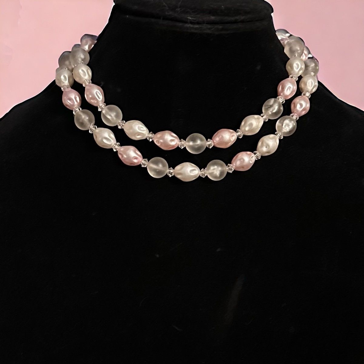 Vintage Vintage frosted pastel layered bead necklace Size ONE SIZE - 1 Thumbnail