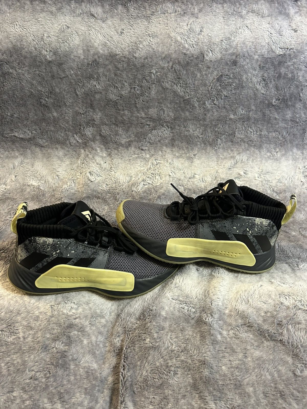 Adidas Adidas Dame 5 Light Yellow Size 6.5y Ds Size US 6.5 / EU 39-40 - 1 Thumbnail