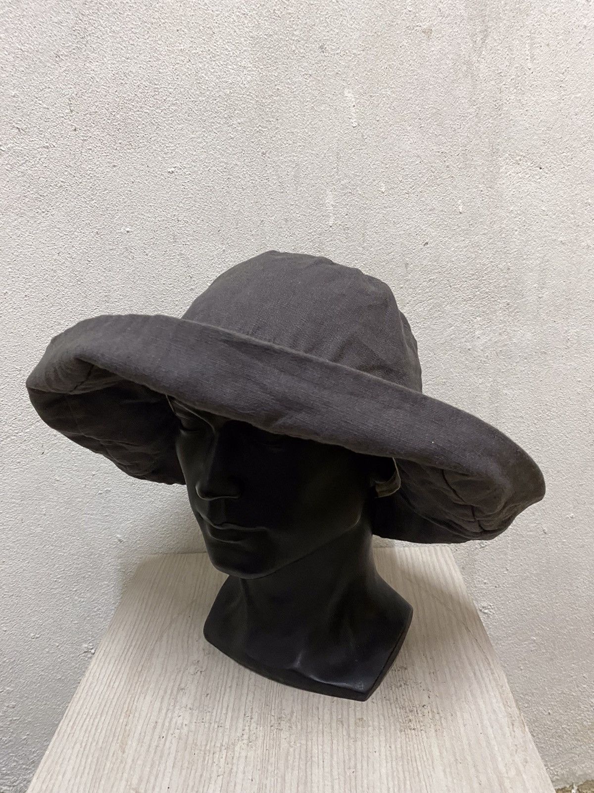 Japanese Brand Japanese Brand Ease Plain Bucket Hat Size ONE SIZE - 3 Thumbnail